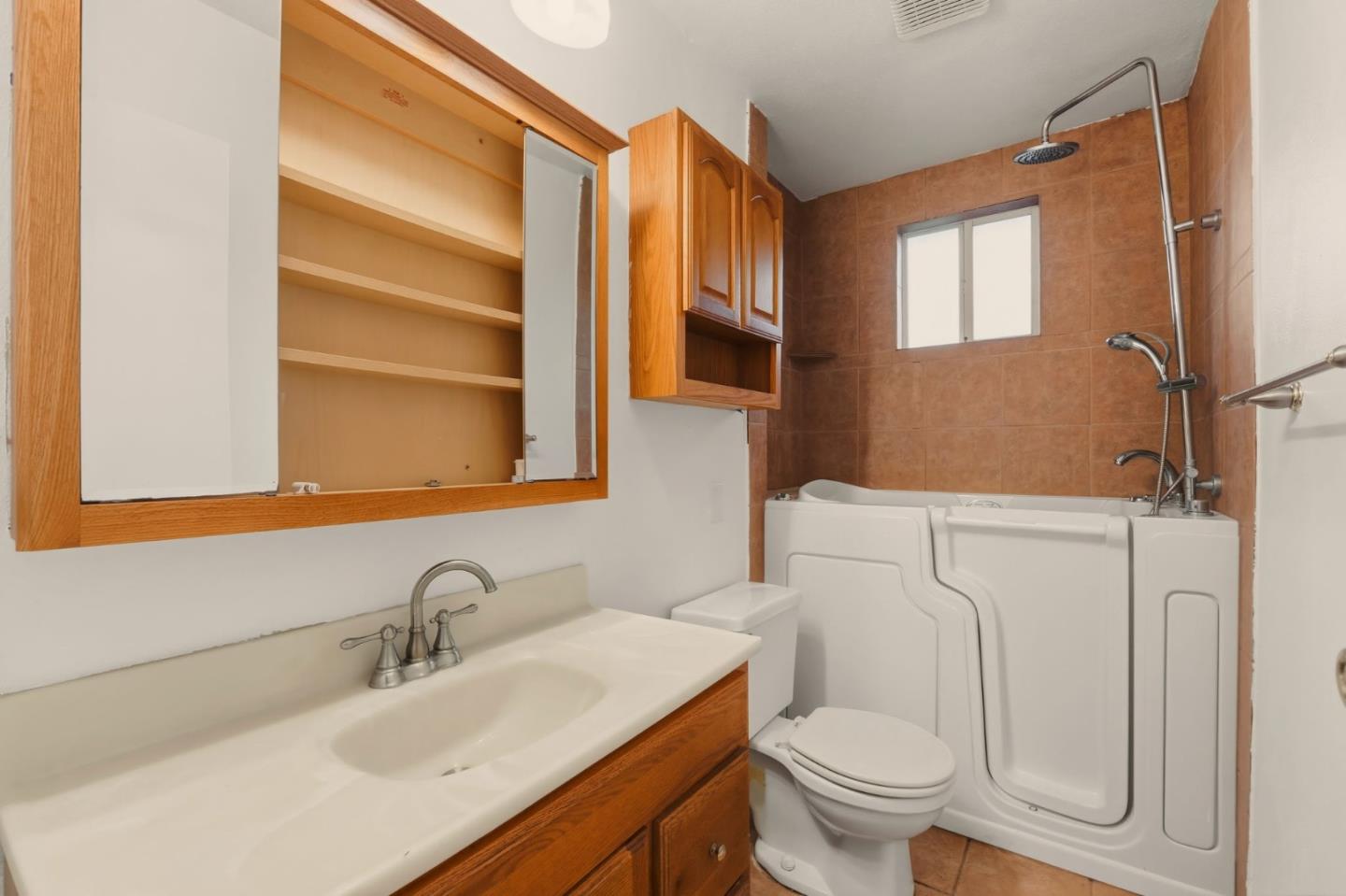 Detail Gallery Image 22 of 38 For 1170 Tyler St, Salinas,  CA 93906 - 3 Beds | 2 Baths