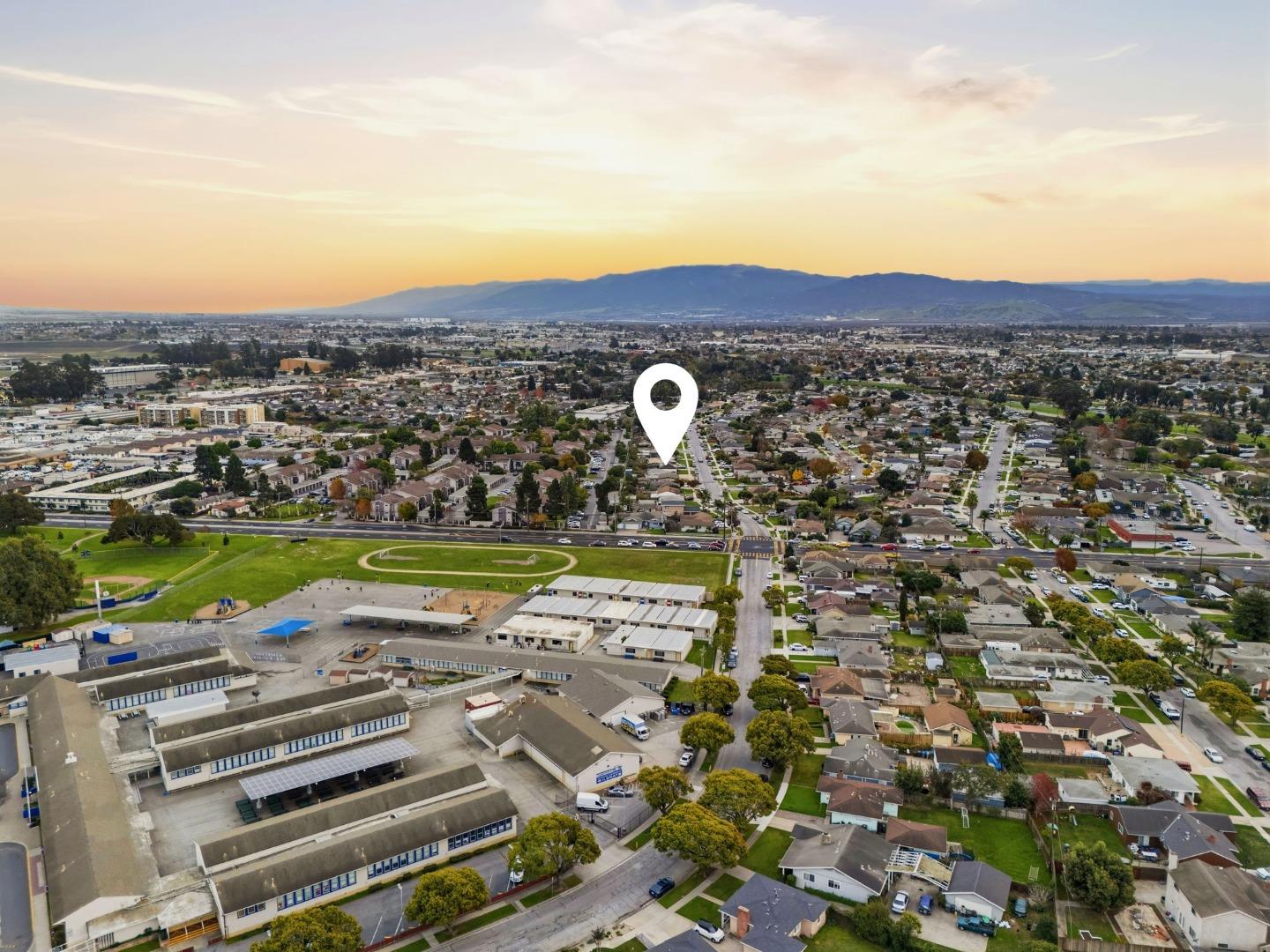 Detail Gallery Image 3 of 38 For 1170 Tyler St, Salinas,  CA 93906 - 3 Beds | 2 Baths