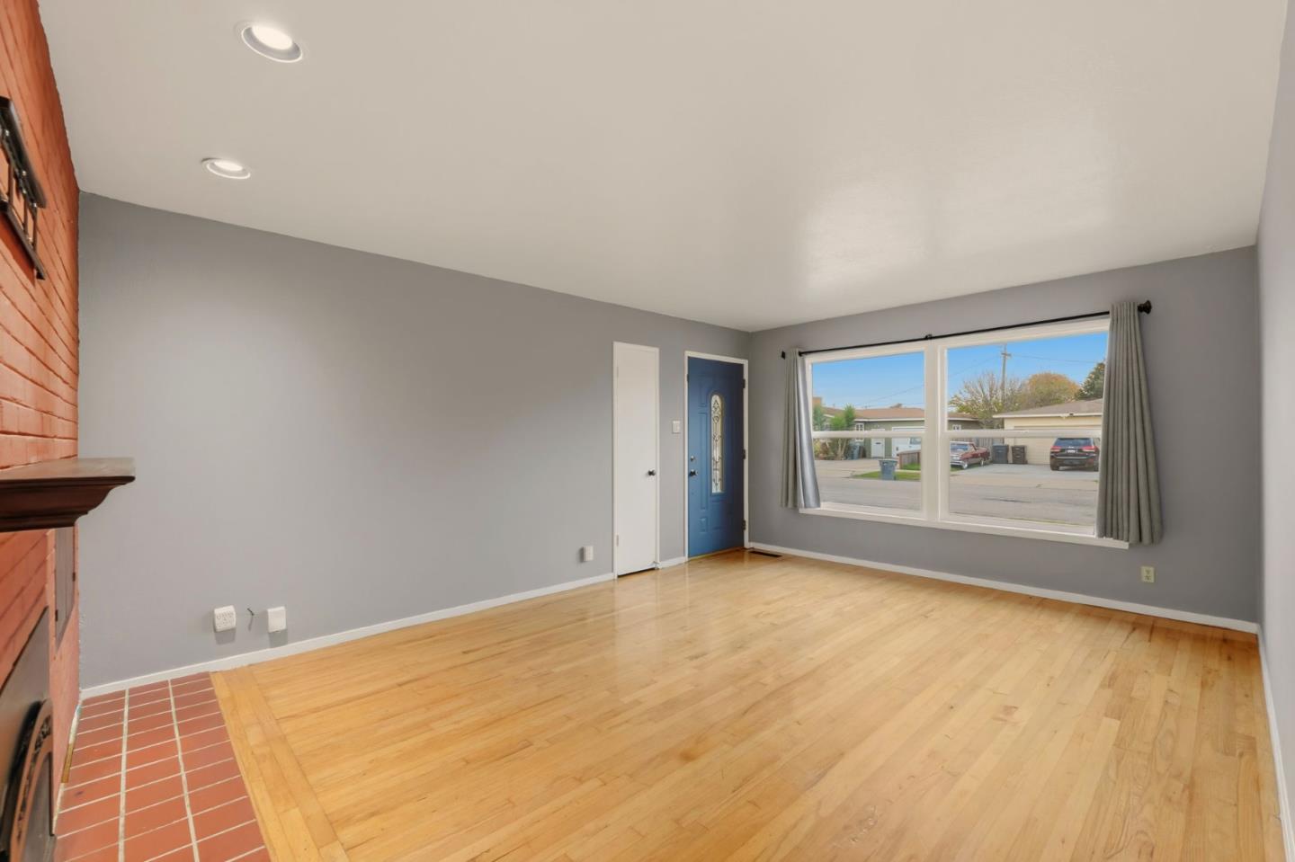 Detail Gallery Image 6 of 38 For 1170 Tyler St, Salinas,  CA 93906 - 3 Beds | 2 Baths