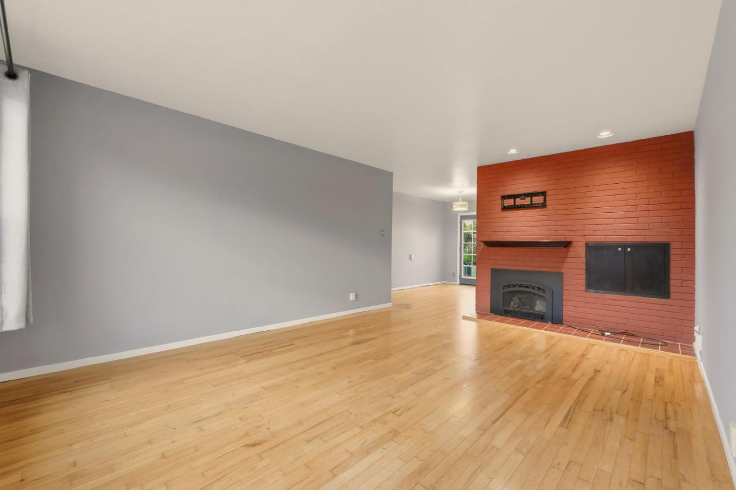 Detail Gallery Image 7 of 38 For 1170 Tyler St, Salinas,  CA 93906 - 3 Beds | 2 Baths