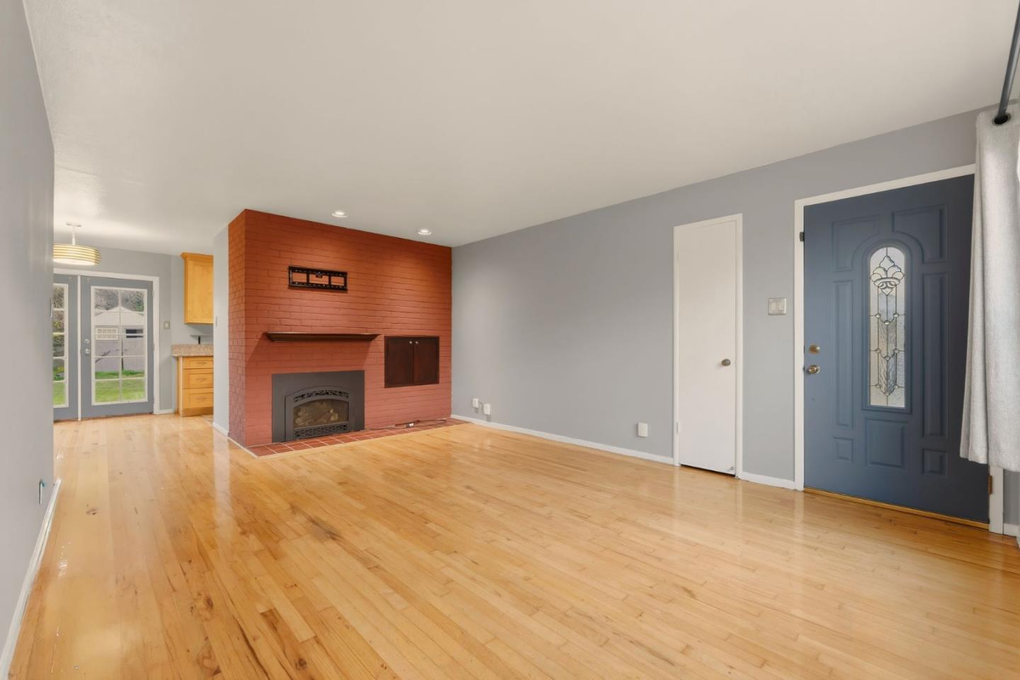 Detail Gallery Image 8 of 38 For 1170 Tyler St, Salinas,  CA 93906 - 3 Beds | 2 Baths