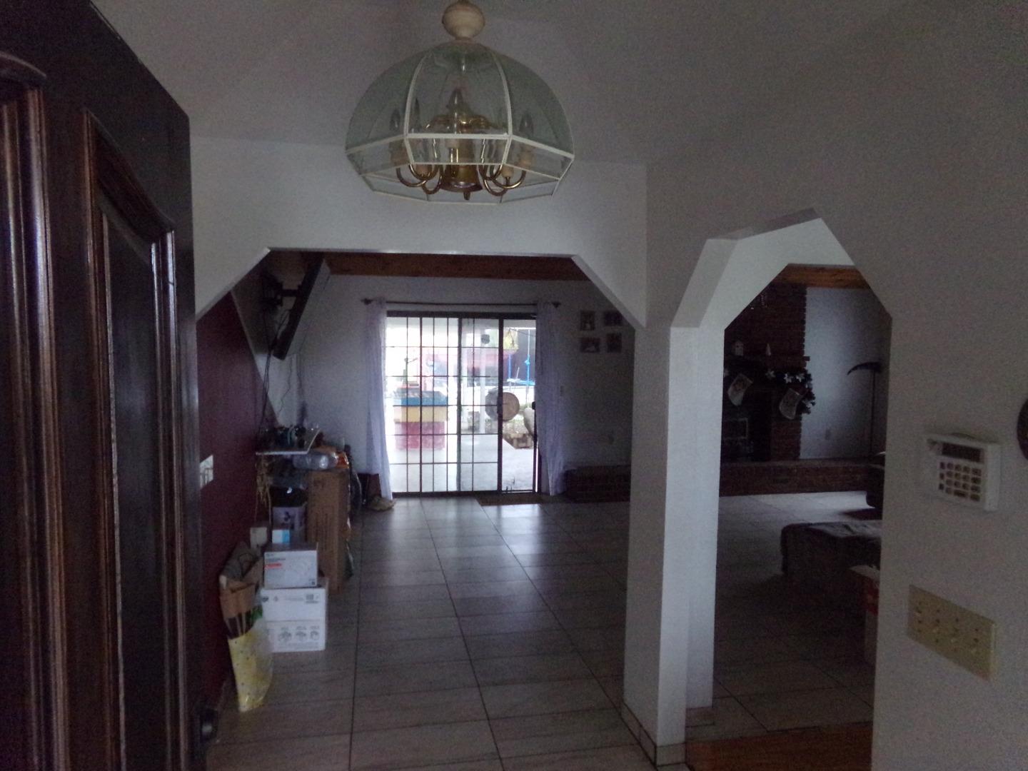 Detail Gallery Image 14 of 48 For 19650 Road 31, Madera,  CA 93638 - 3 Beds | 2 Baths