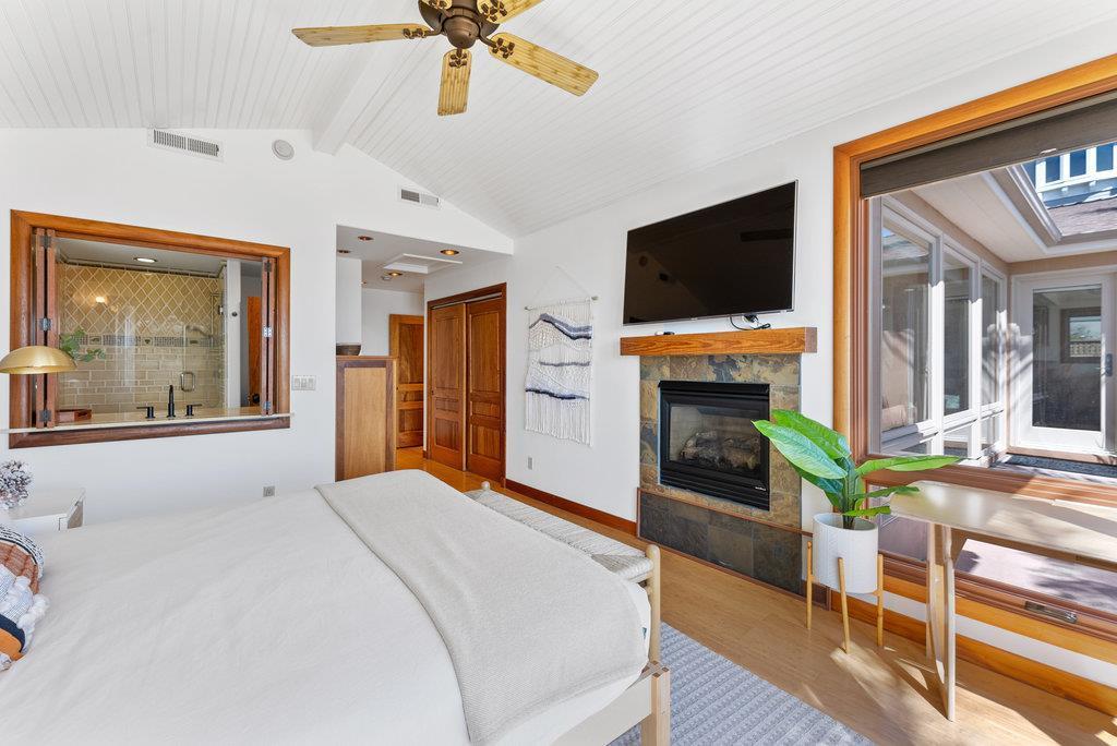 Detail Gallery Image 21 of 36 For 4790 Opal Cliff Dr, Santa Cruz,  CA 95062 - 3 Beds | 2/1 Baths