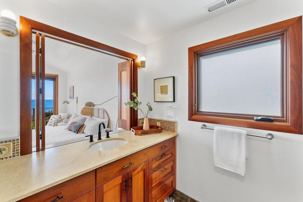 Detail Gallery Image 22 of 36 For 4790 Opal Cliff Dr, Santa Cruz,  CA 95062 - 3 Beds | 2/1 Baths