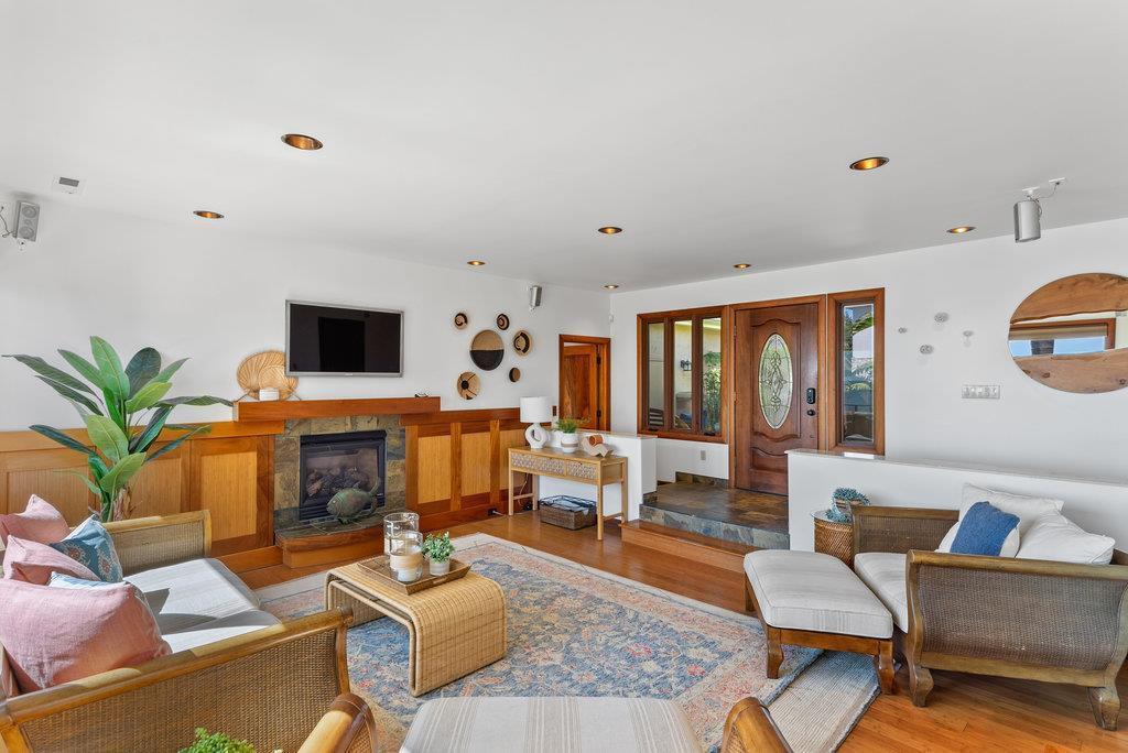 Detail Gallery Image 9 of 36 For 4790 Opal Cliff Dr, Santa Cruz,  CA 95062 - 3 Beds | 2/1 Baths