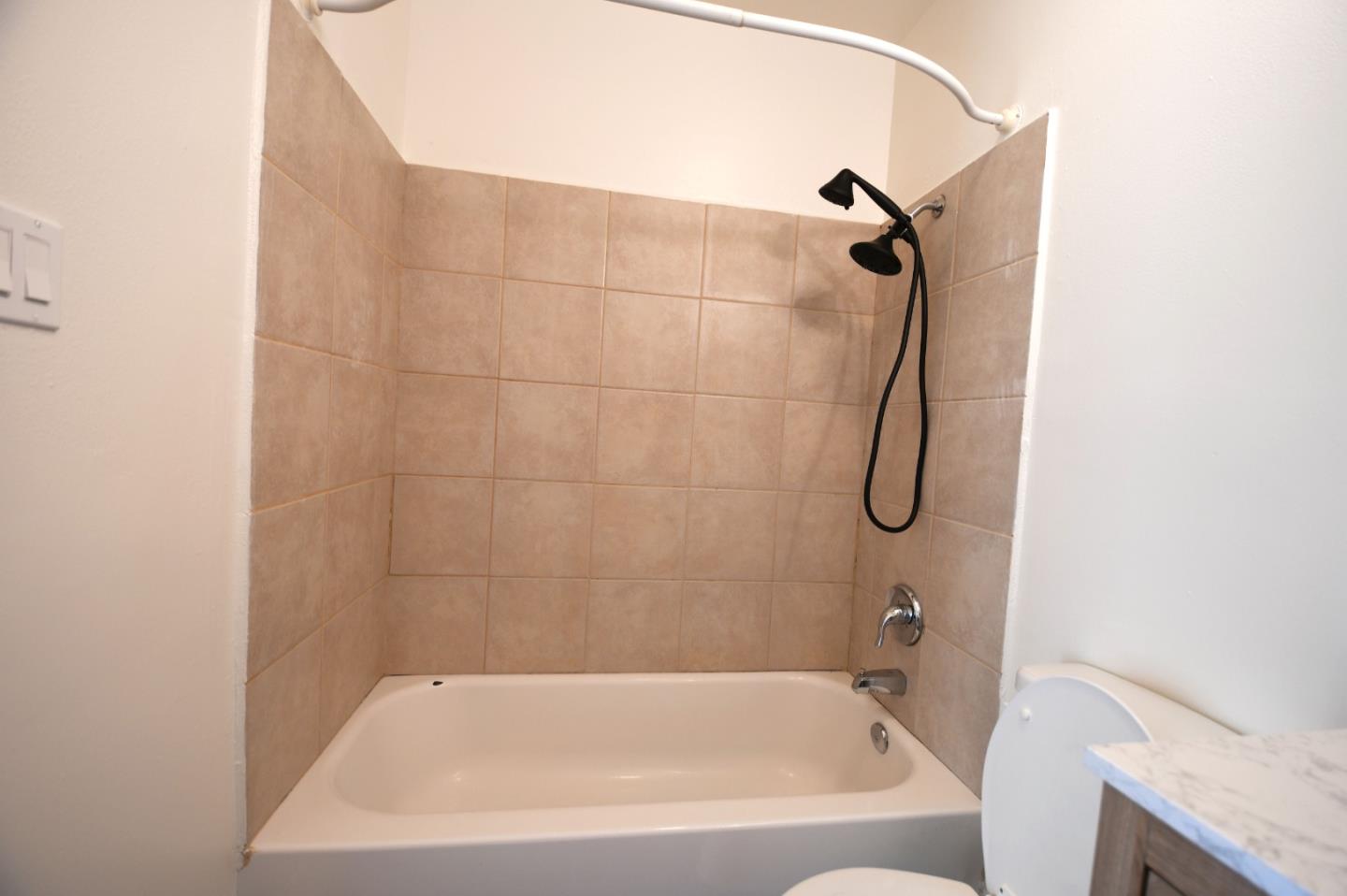 Detail Gallery Image 21 of 24 For 522 E Alvin Dr, Salinas,  CA 93906 - 3 Beds | 2 Baths