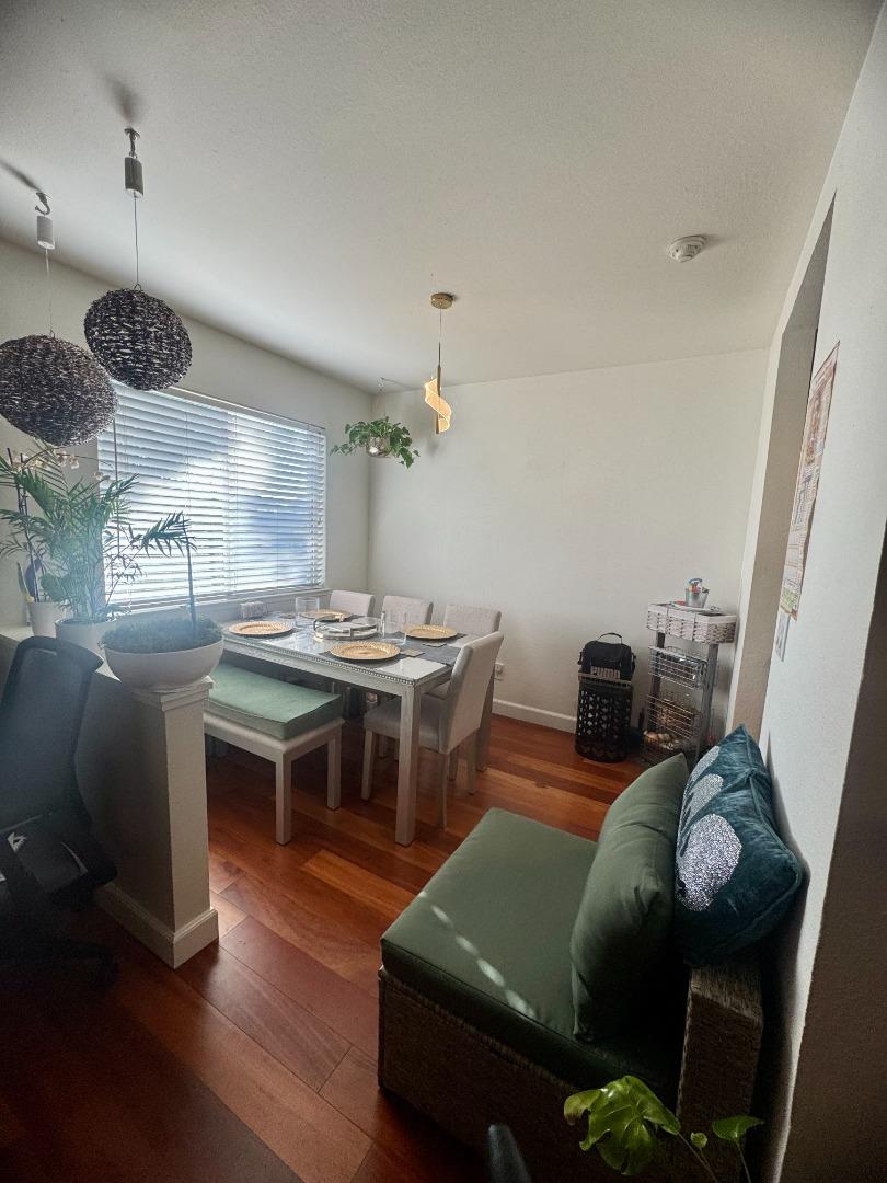 Detail Gallery Image 2 of 7 For 35050 Lido Blvd #B,  Newark,  CA 94560 - 1 Beds | 1 Baths