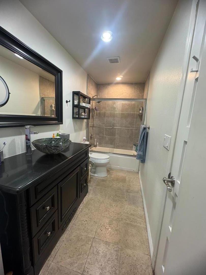 Detail Gallery Image 3 of 7 For 35050 Lido Blvd #B,  Newark,  CA 94560 - 1 Beds | 1 Baths