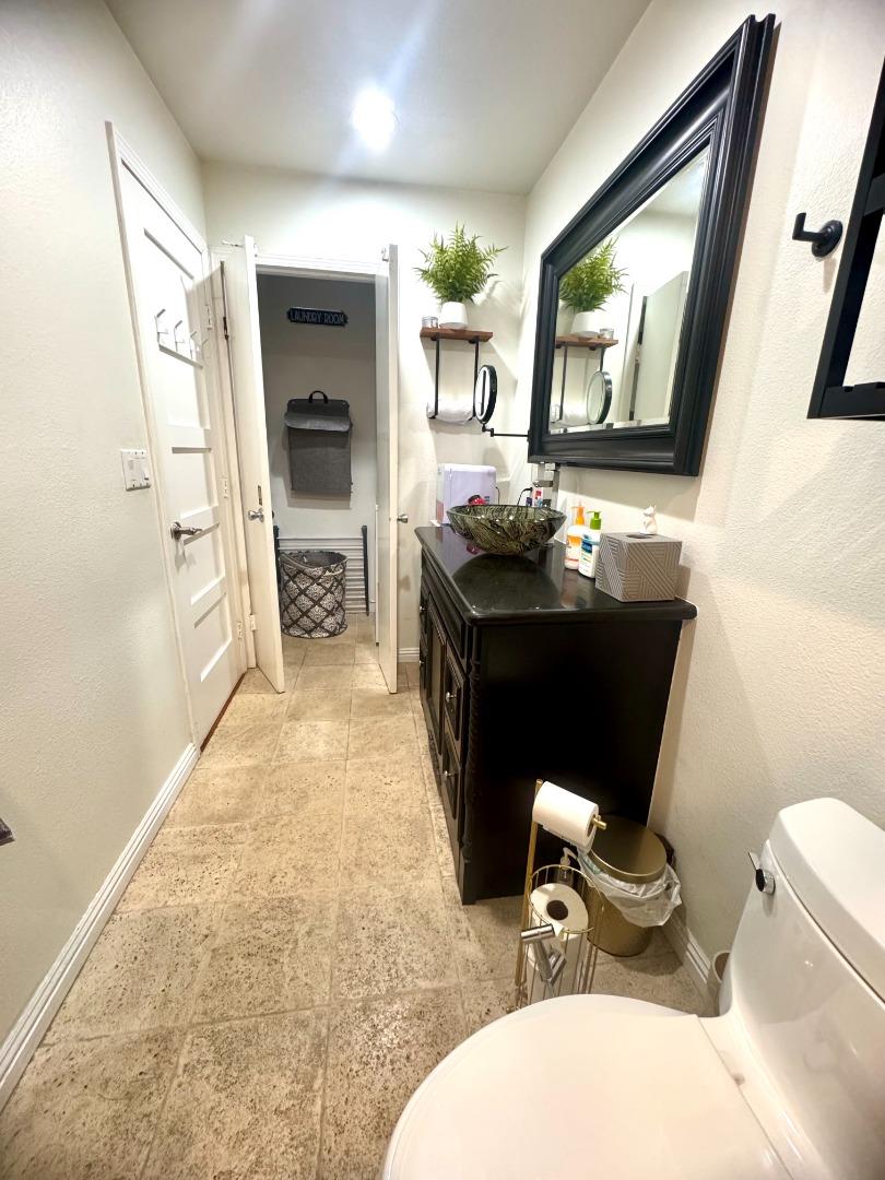 Detail Gallery Image 8 of 15 For 35050 Lido Blvd #B,  Newark,  CA 94560 - 1 Beds | 1 Baths