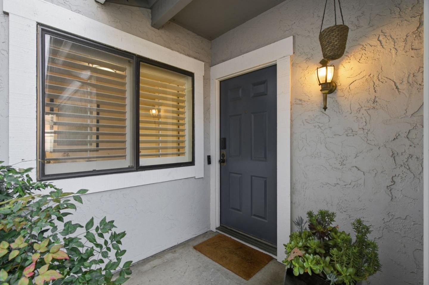 Detail Gallery Image 3 of 27 For 94 Little Bear Way, San Jose,  CA 95136 - 3 Beds | 2/1 Baths