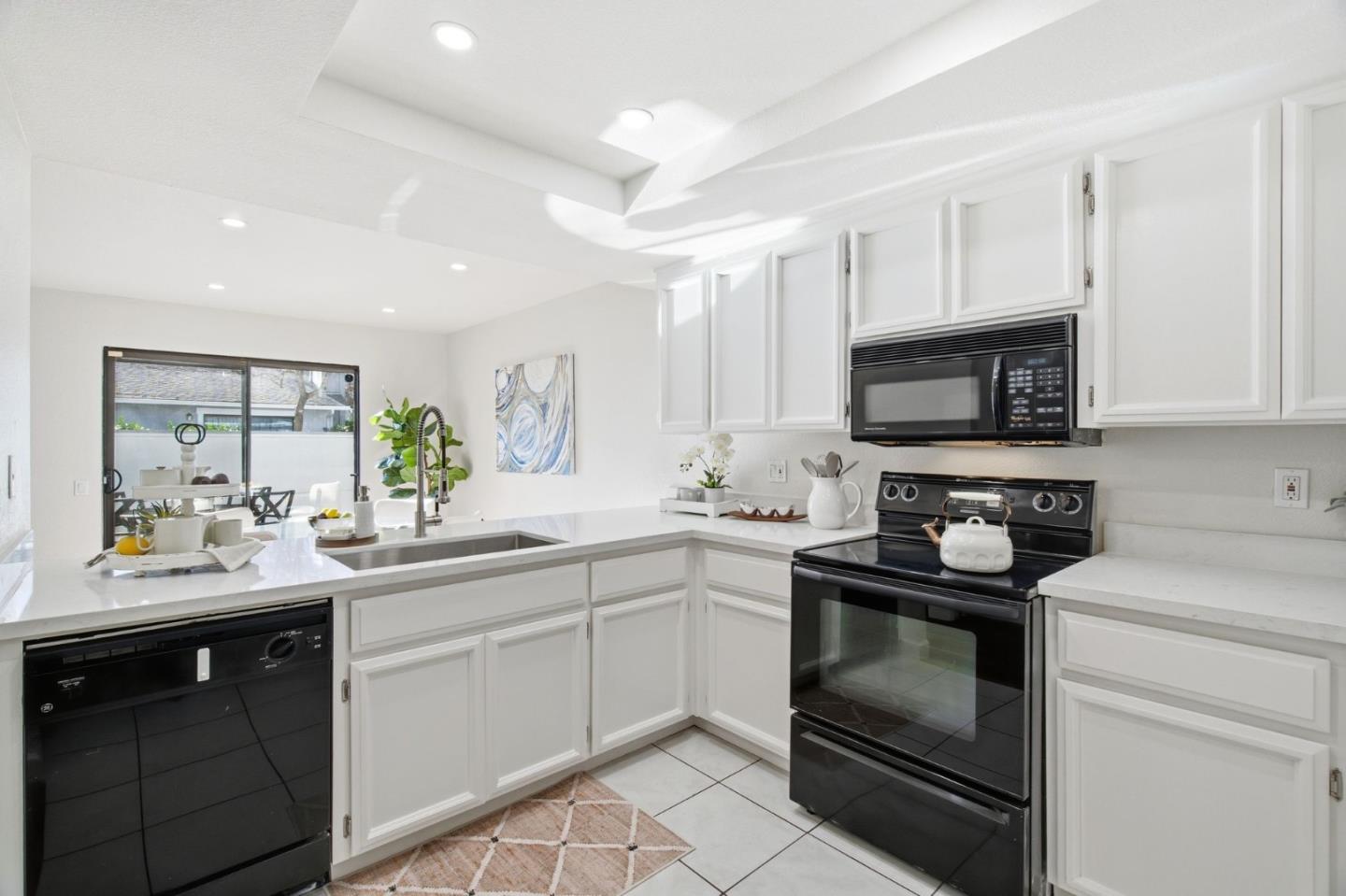 Detail Gallery Image 9 of 27 For 94 Little Bear Way, San Jose,  CA 95136 - 3 Beds | 2/1 Baths