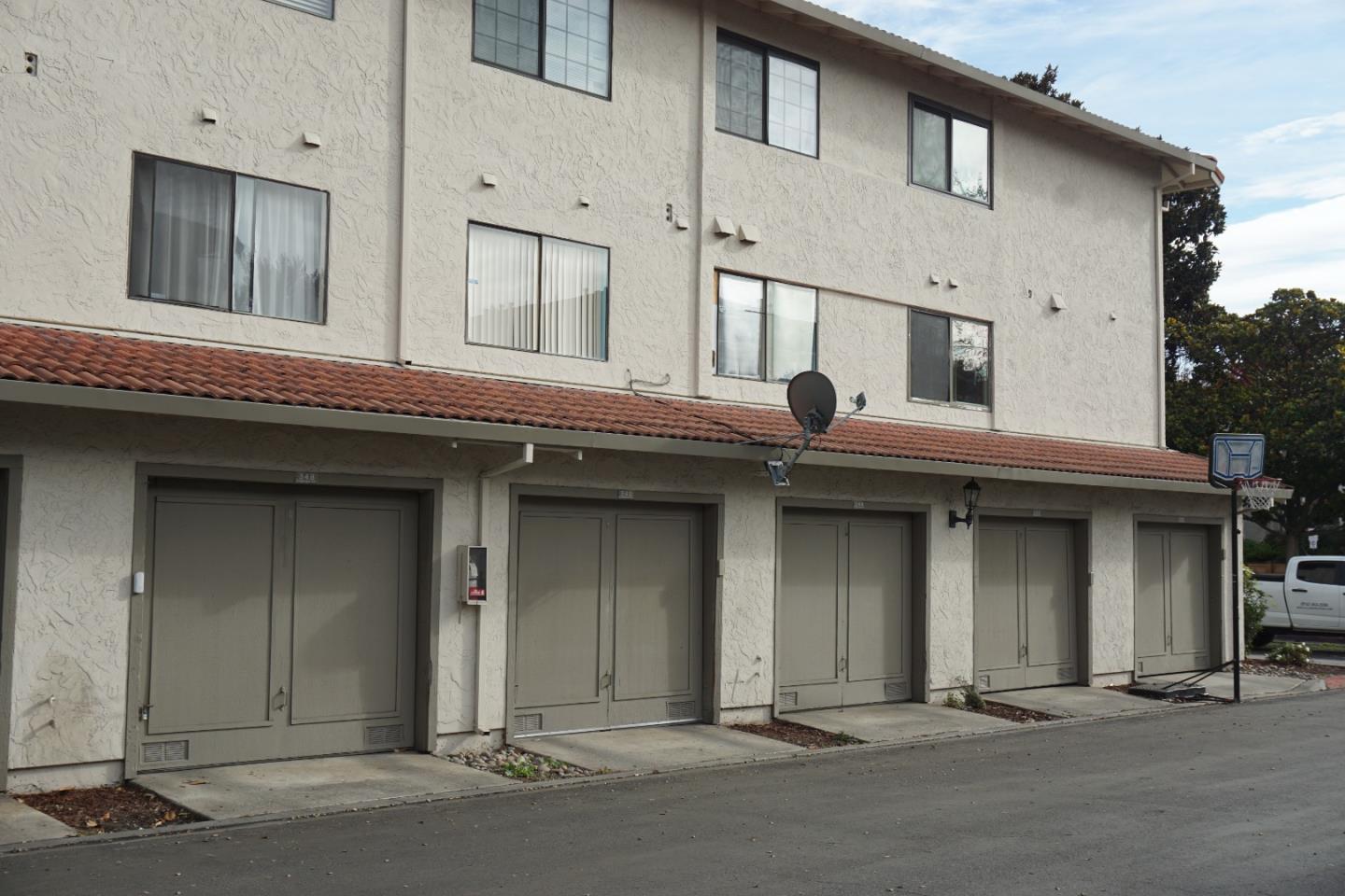 Detail Gallery Image 14 of 16 For 340 Kenbrook Cir, San Jose,  CA 95111 - 2 Beds | 2 Baths