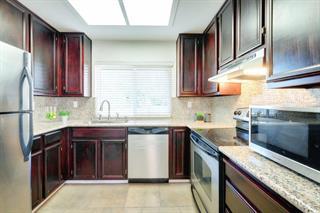 Detail Gallery Image 4 of 16 For 340 Kenbrook Cir, San Jose,  CA 95111 - 2 Beds | 2 Baths