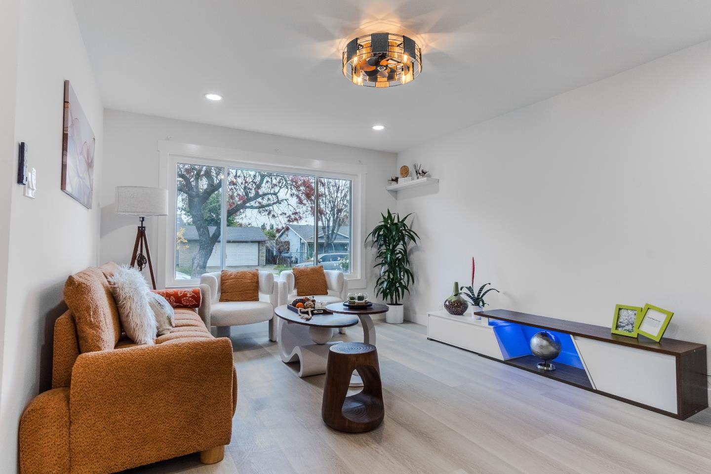 Detail Gallery Image 3 of 21 For 2786 Plumas Dr, San Jose,  CA 95121 - 4 Beds | 2 Baths