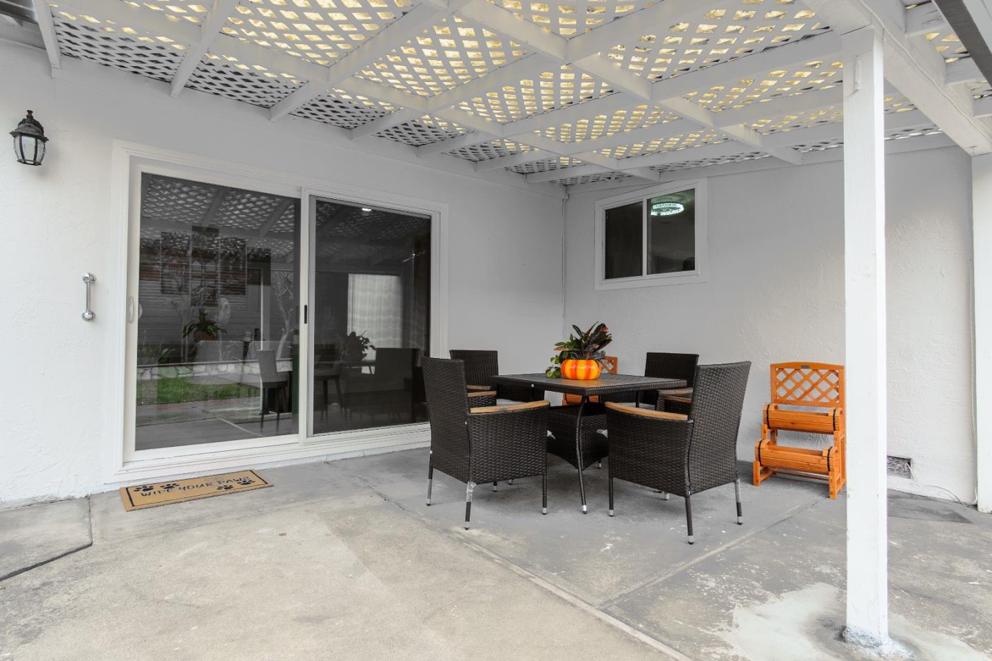 Detail Gallery Image 8 of 21 For 2786 Plumas Dr, San Jose,  CA 95121 - 4 Beds | 2 Baths