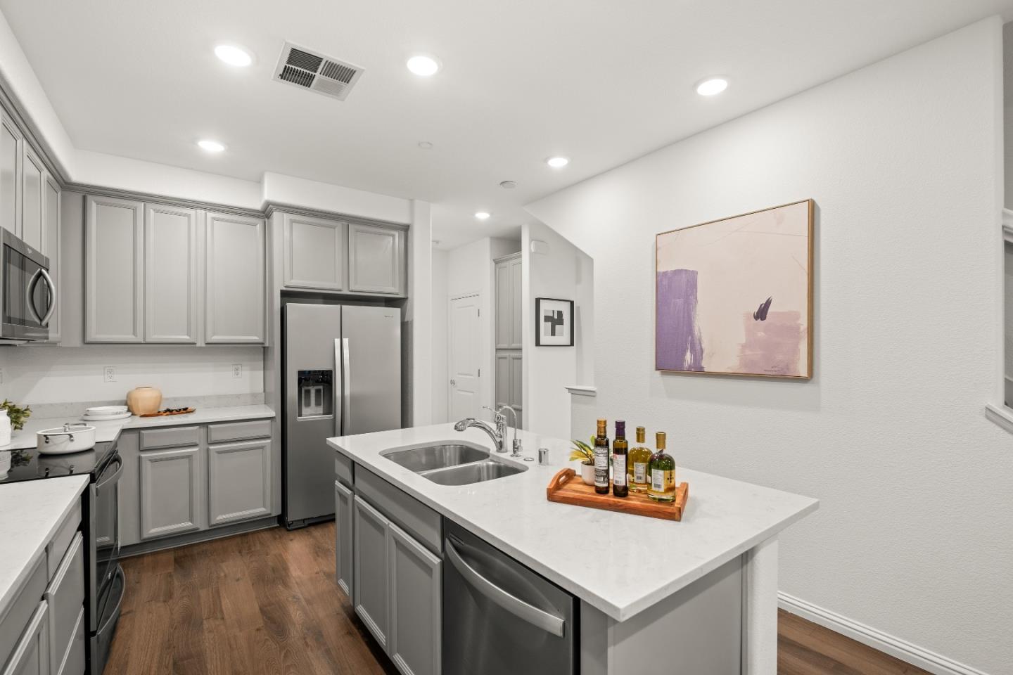 Detail Gallery Image 13 of 40 For 2730 Gimelli Way, San Jose,  CA 95133 - 3 Beds | 3 Baths