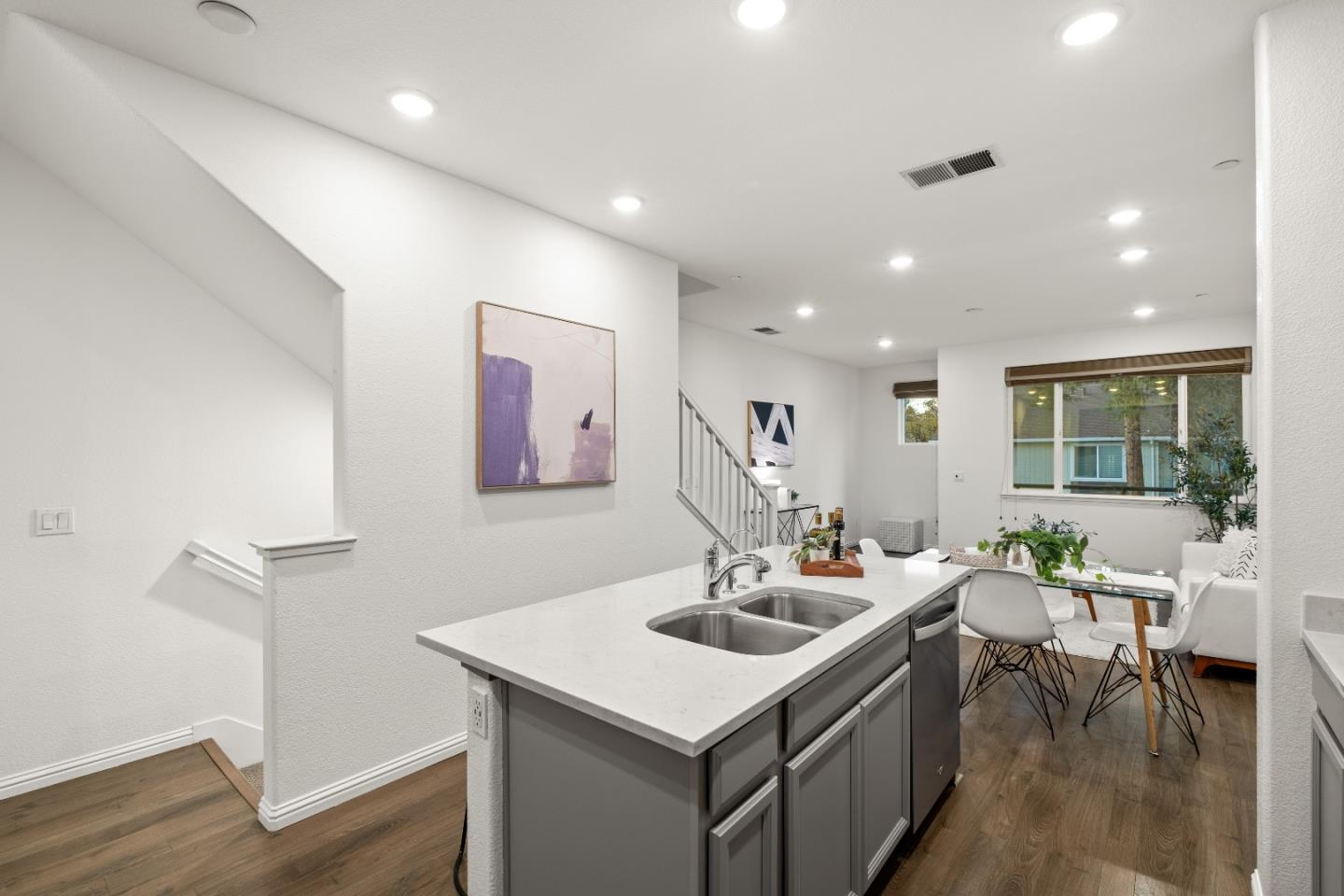 Detail Gallery Image 14 of 40 For 2730 Gimelli Way, San Jose,  CA 95133 - 3 Beds | 3 Baths