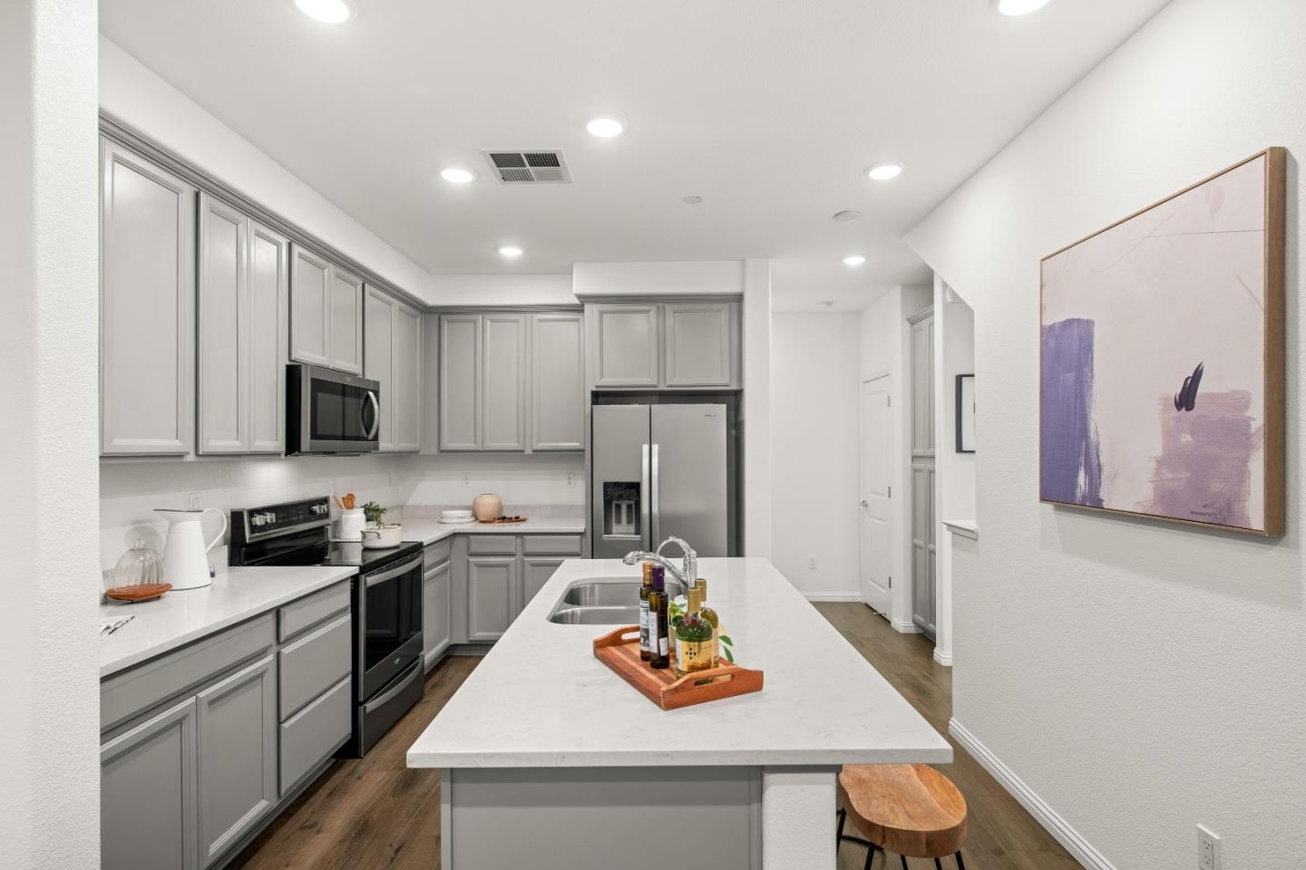 Detail Gallery Image 16 of 40 For 2730 Gimelli Way, San Jose,  CA 95133 - 3 Beds | 3 Baths