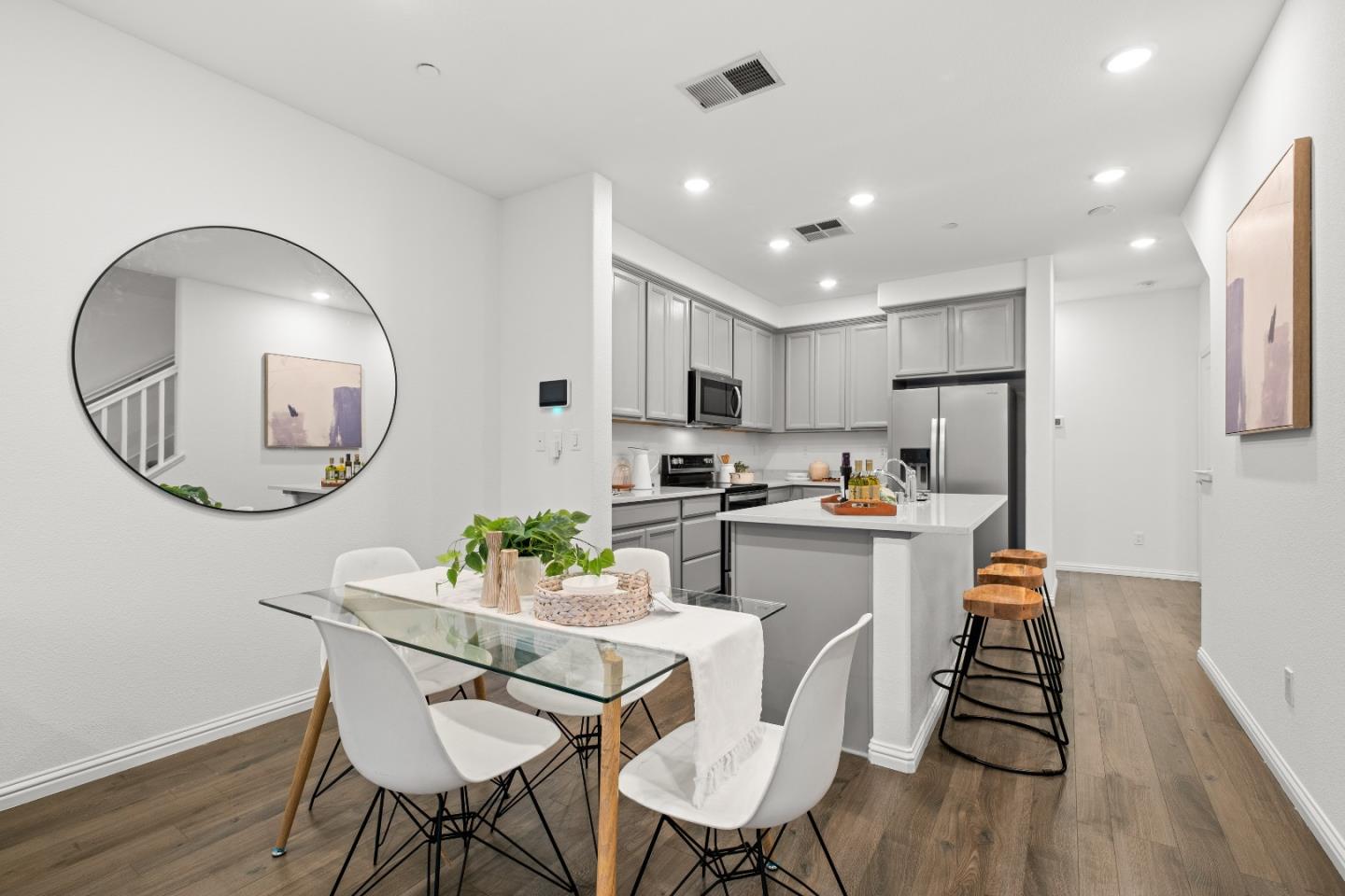 Detail Gallery Image 9 of 40 For 2730 Gimelli Way, San Jose,  CA 95133 - 3 Beds | 3 Baths