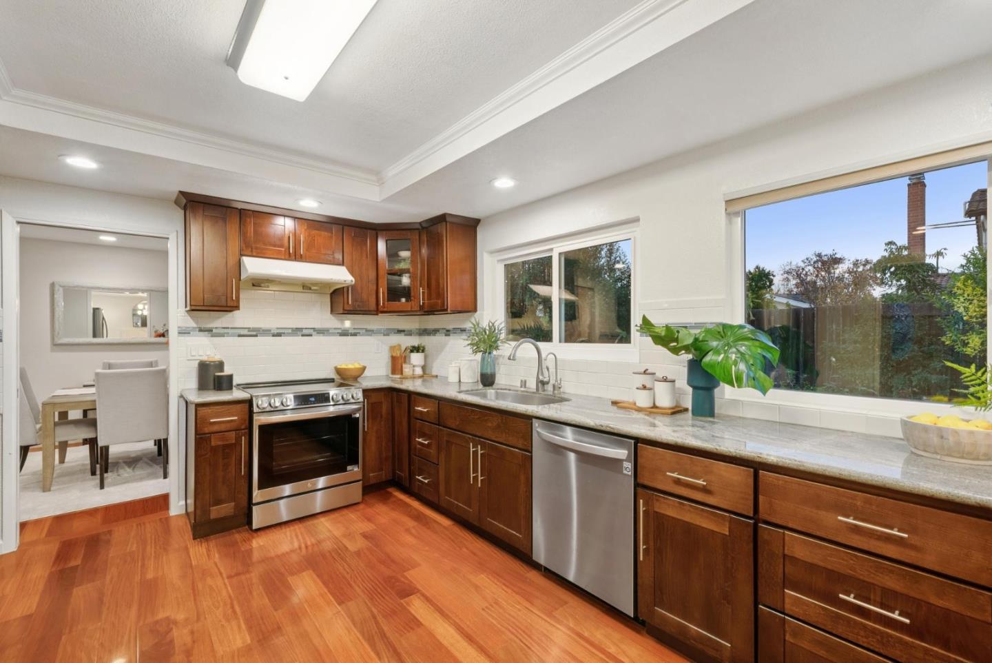 Detail Gallery Image 9 of 30 For 6915 Dartmoor Way, San Jose,  CA 95129 - 5 Beds | 3/1 Baths