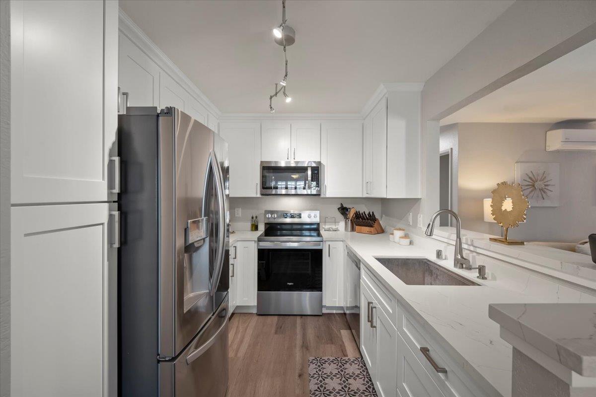 Detail Gallery Image 8 of 21 For 1414 Alma Way, San Jose,  CA 95125 - 2 Beds | 2 Baths