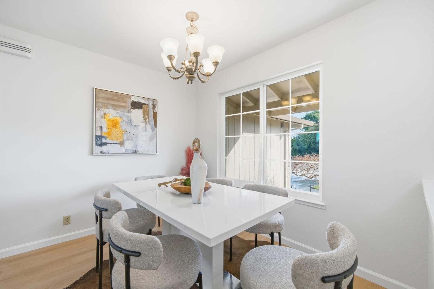 Detail Gallery Image 4 of 23 For 939 Sapphire Ct, San Jose,  CA 95136 - 4 Beds | 2 Baths