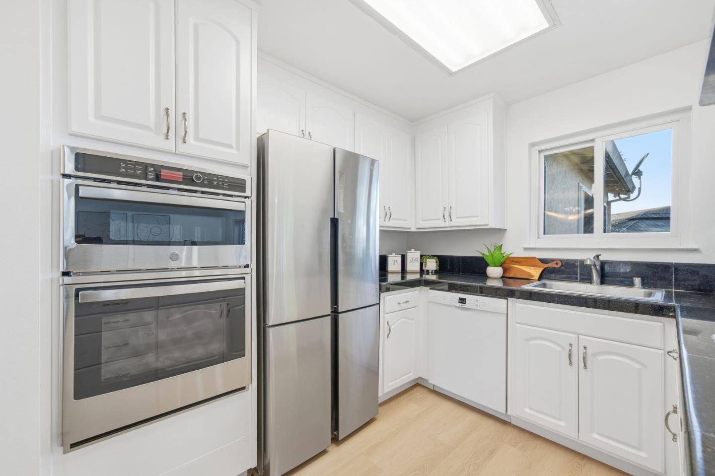 Detail Gallery Image 6 of 23 For 939 Sapphire Ct, San Jose,  CA 95136 - 4 Beds | 2 Baths