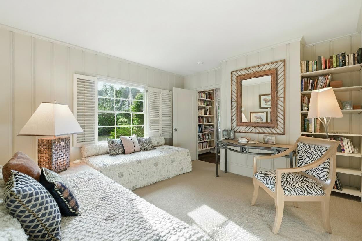 Detail Gallery Image 13 of 42 For 521 Entrada Way, Menlo Park,  CA 94025 - 3 Beds | 2/1 Baths