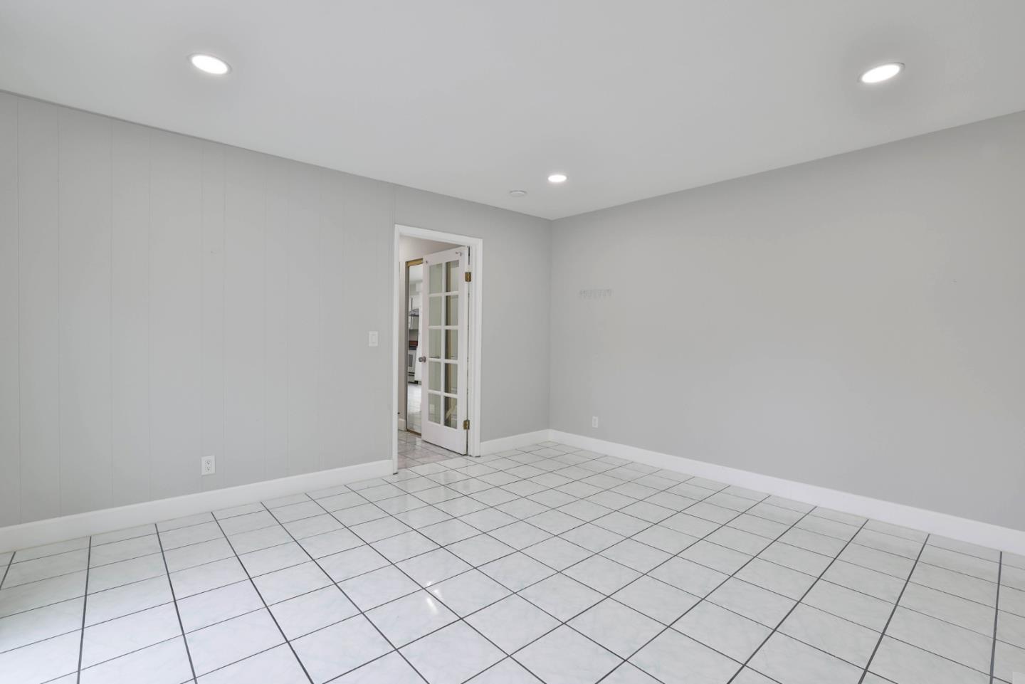 Detail Gallery Image 11 of 24 For 175 Page Mill Dr, San Jose,  CA 95111 - 4 Beds | 2/1 Baths