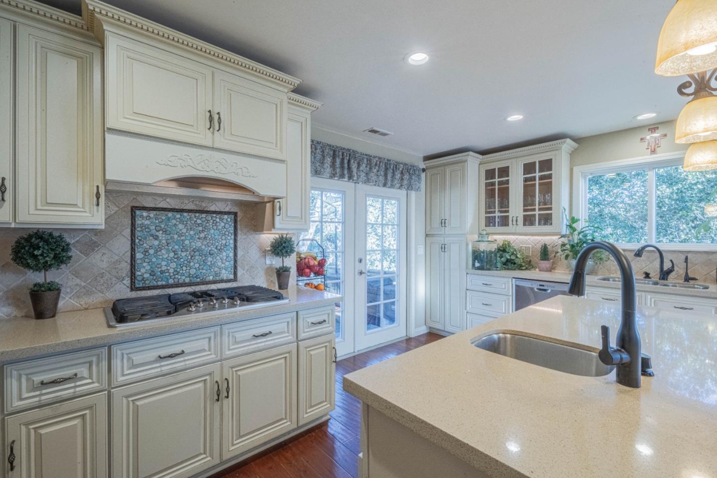 Detail Gallery Image 10 of 39 For 6218 Echo Valley Ct, Salinas,  CA 93907 - 3 Beds | 2 Baths