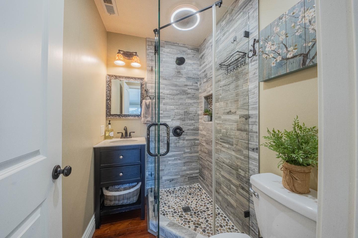 Detail Gallery Image 15 of 39 For 6218 Echo Valley Ct, Salinas,  CA 93907 - 3 Beds | 2 Baths