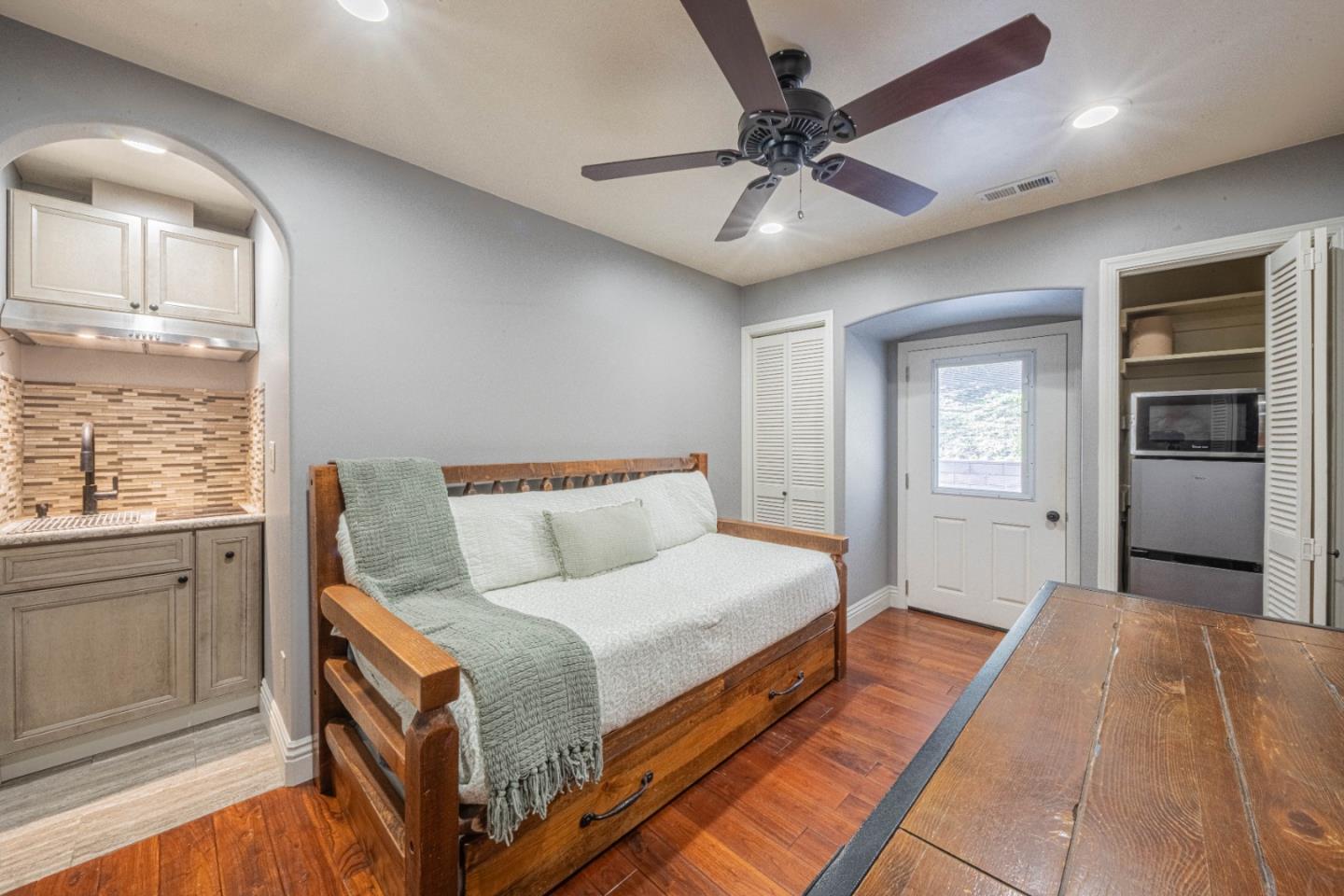 Detail Gallery Image 23 of 39 For 6218 Echo Valley Ct, Salinas,  CA 93907 - 3 Beds | 2 Baths