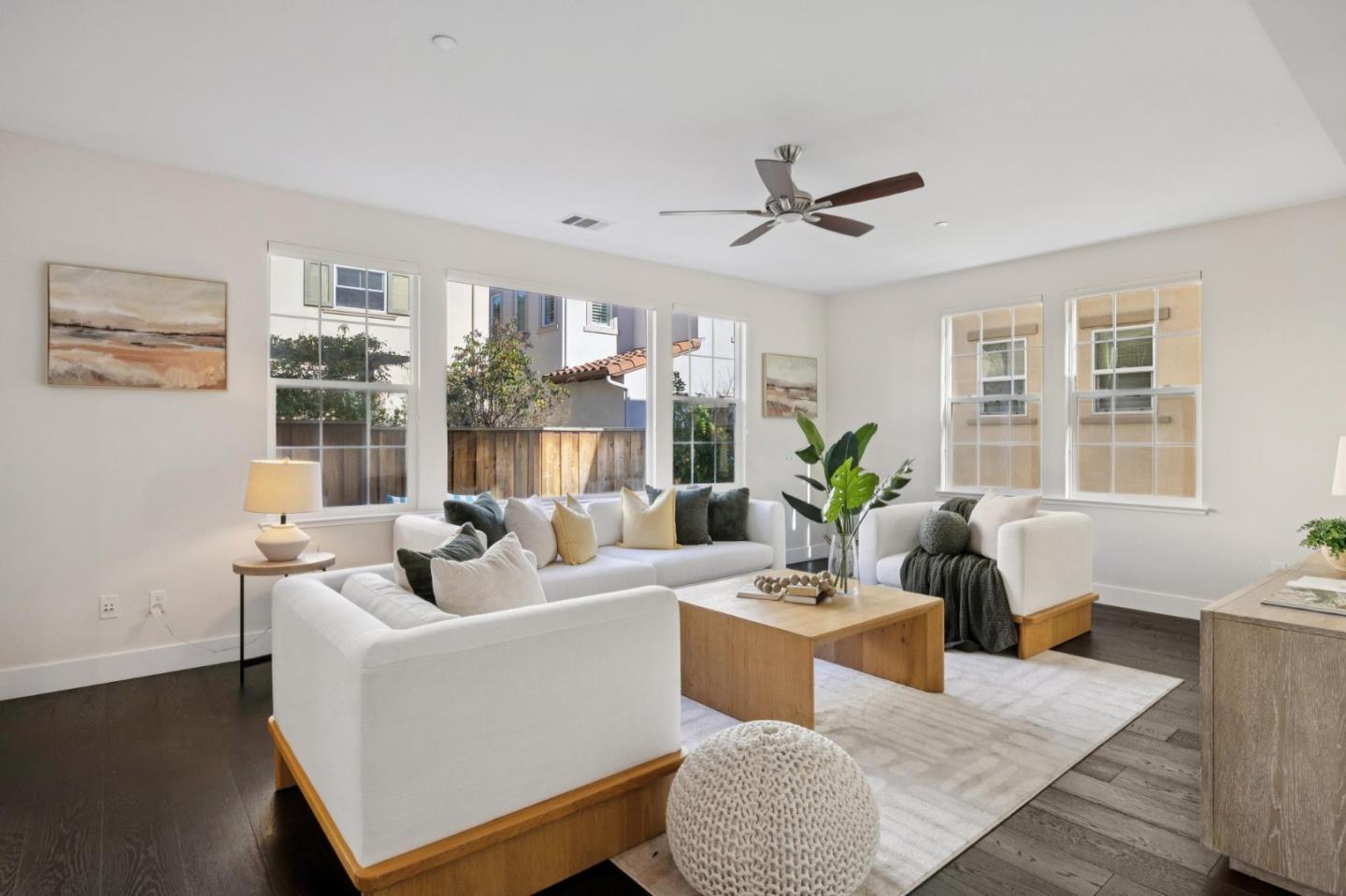 Detail Gallery Image 2 of 39 For 327 Polaris Ter, Sunnyvale,  CA 94086 - 5 Beds | 3 Baths