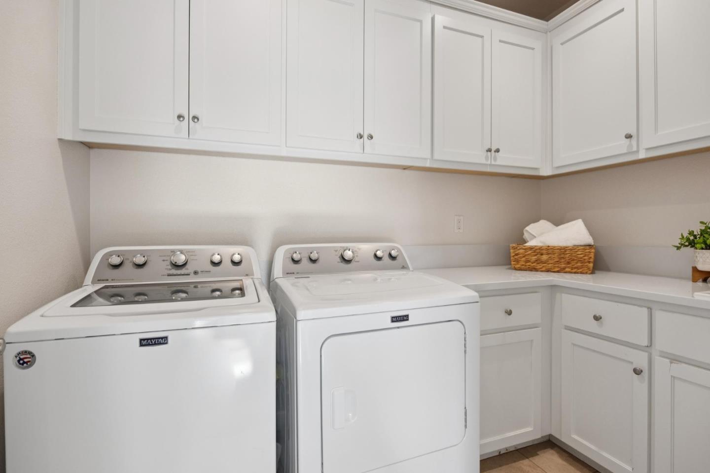 Detail Gallery Image 31 of 39 For 327 Polaris Ter, Sunnyvale,  CA 94086 - 5 Beds | 3 Baths