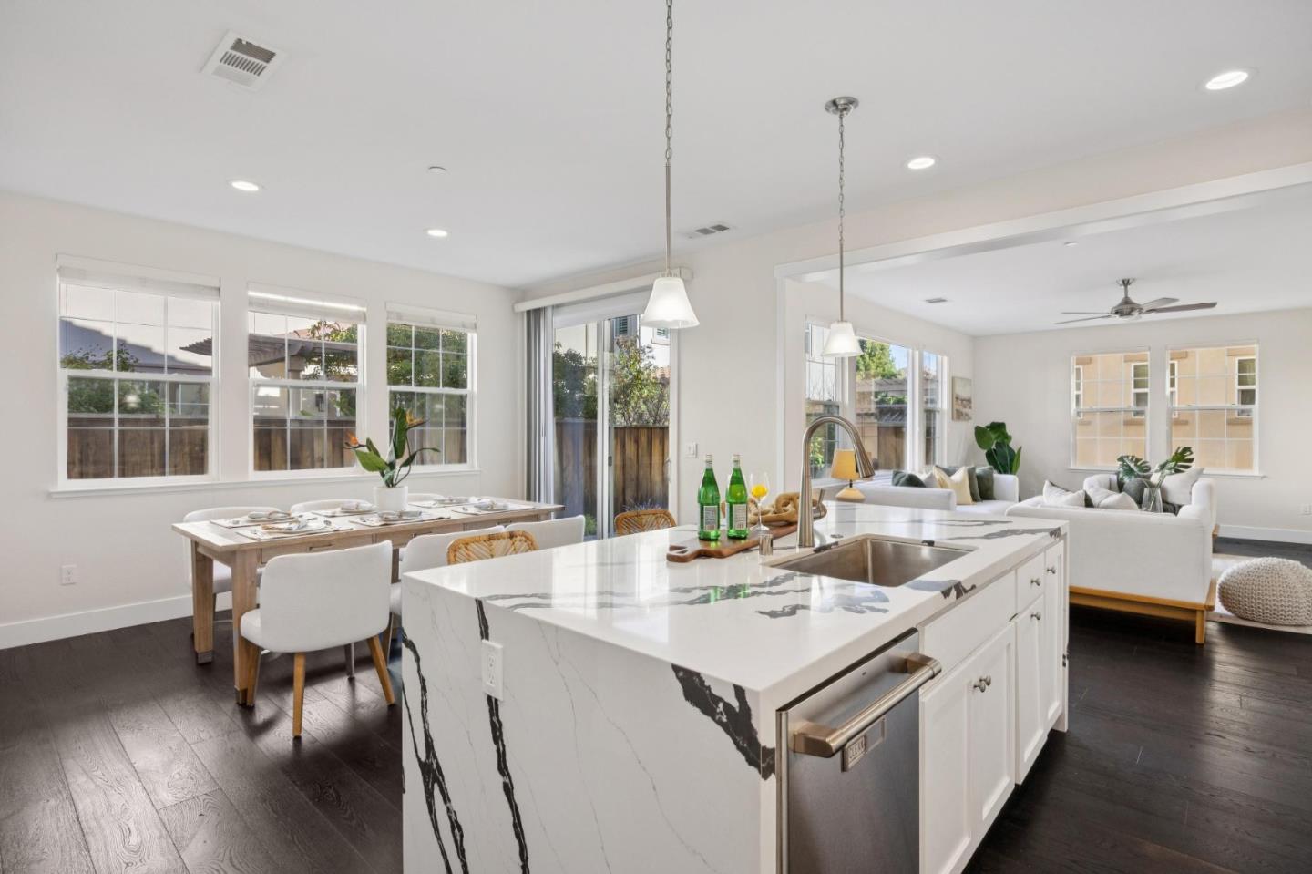 Detail Gallery Image 8 of 39 For 327 Polaris Ter, Sunnyvale,  CA 94086 - 5 Beds | 3 Baths