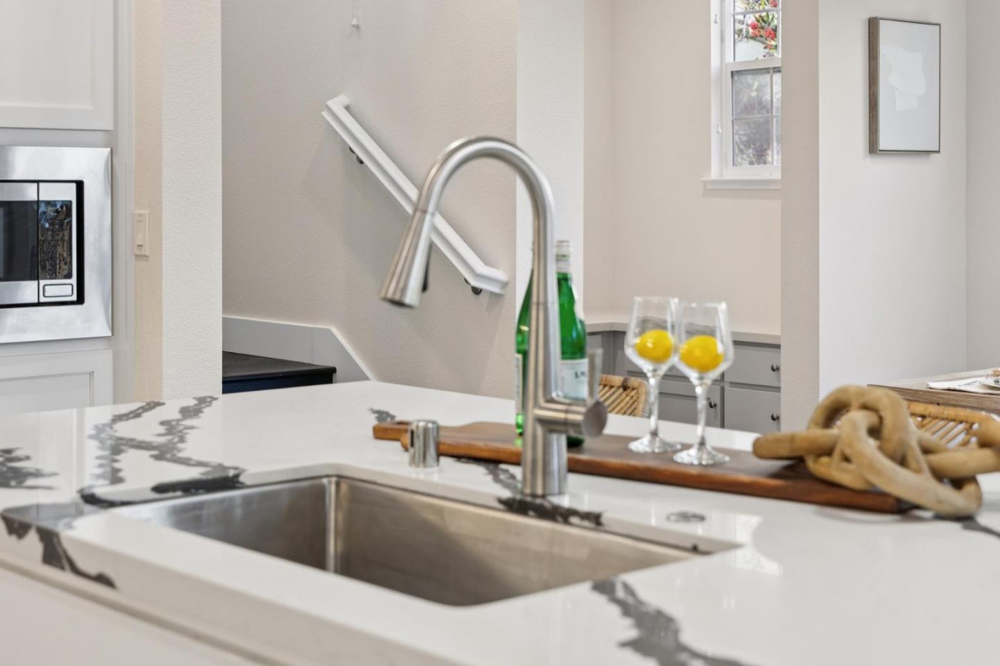 Detail Gallery Image 9 of 39 For 327 Polaris Ter, Sunnyvale,  CA 94086 - 5 Beds | 3 Baths