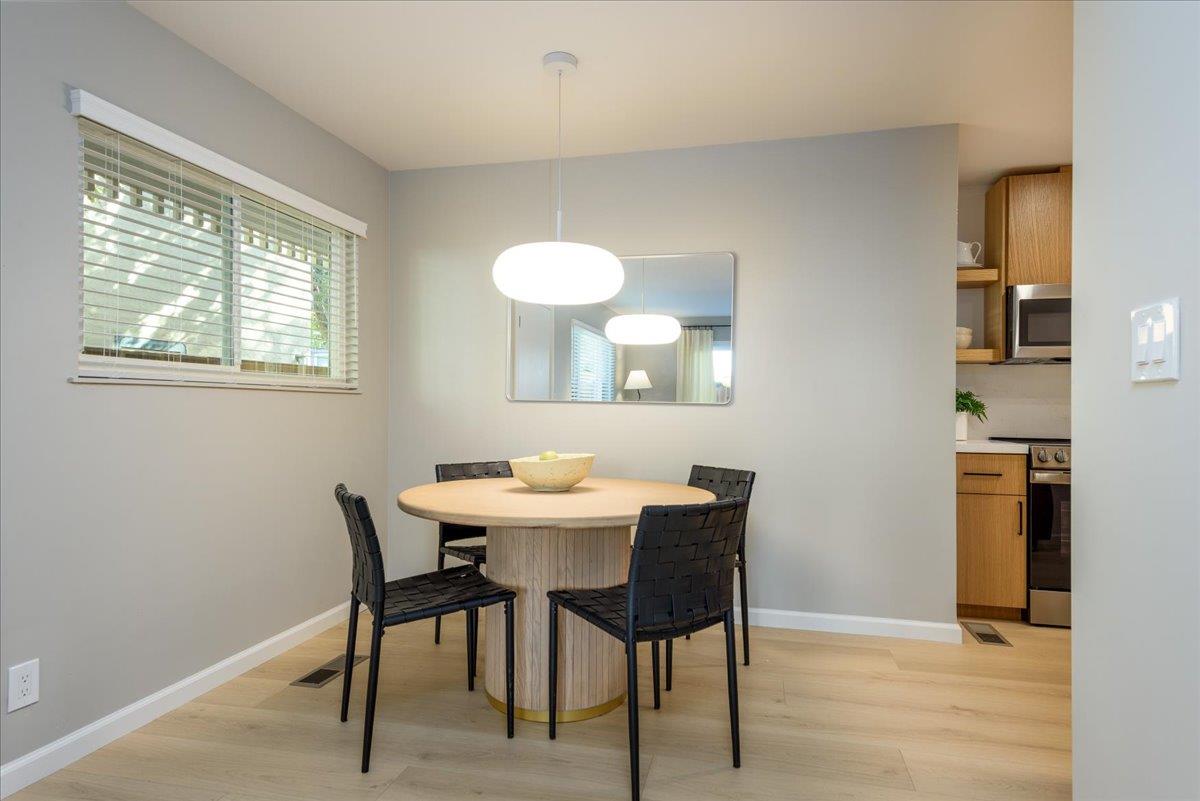 Detail Gallery Image 10 of 38 For 543 Everett Ct, Palo Alto,  CA 94301 - – Beds | – Baths