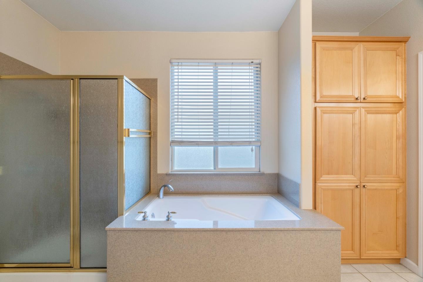 Detail Gallery Image 12 of 15 For 4009 Bella Tuscany Dr, Modesto,  CA 95356 - 5 Beds | 3 Baths