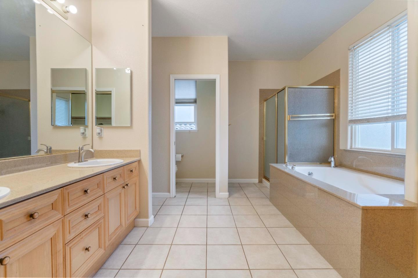 Detail Gallery Image 13 of 15 For 4009 Bella Tuscany Dr, Modesto,  CA 95356 - 5 Beds | 3 Baths