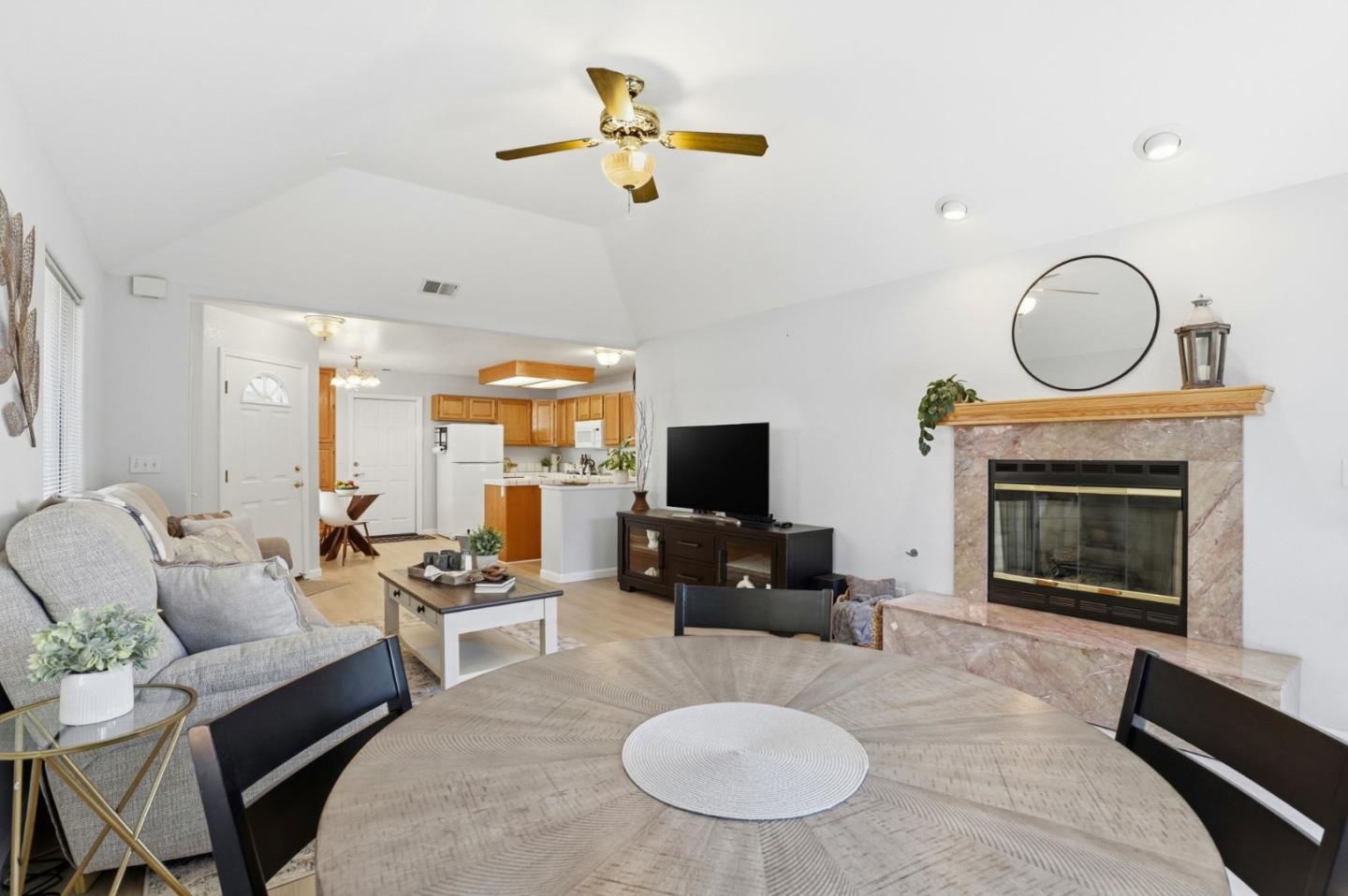 Detail Gallery Image 11 of 32 For 16935 Sugar Pine Dr, Morgan Hill,  CA 95037 - 2 Beds | 1/1 Baths