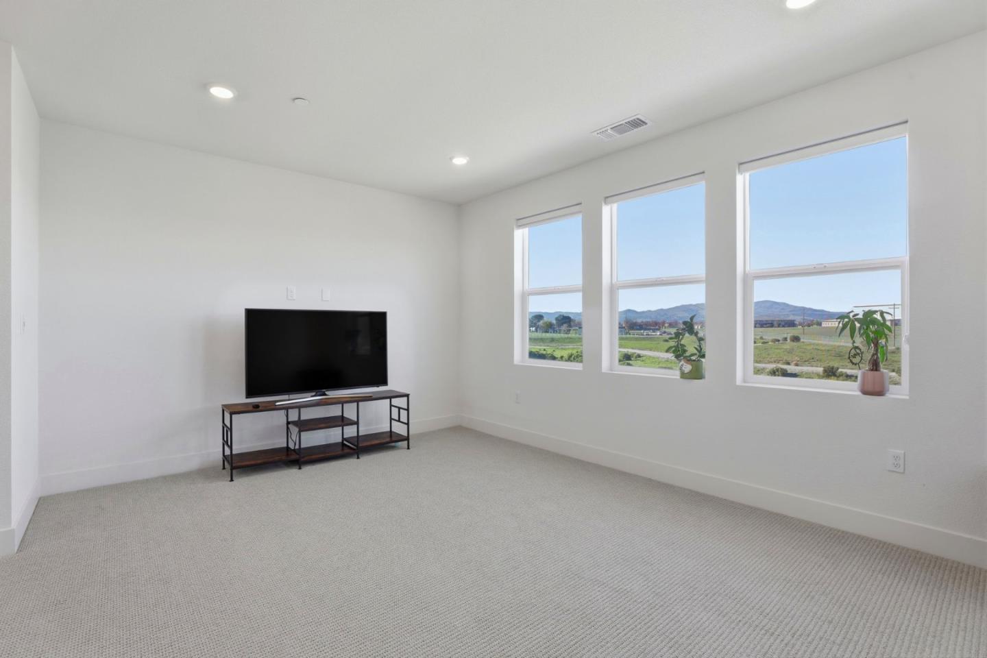 Detail Gallery Image 13 of 55 For 6056 Bullion Ln, Dublin,  CA 94568 - 4 Beds | 3/1 Baths