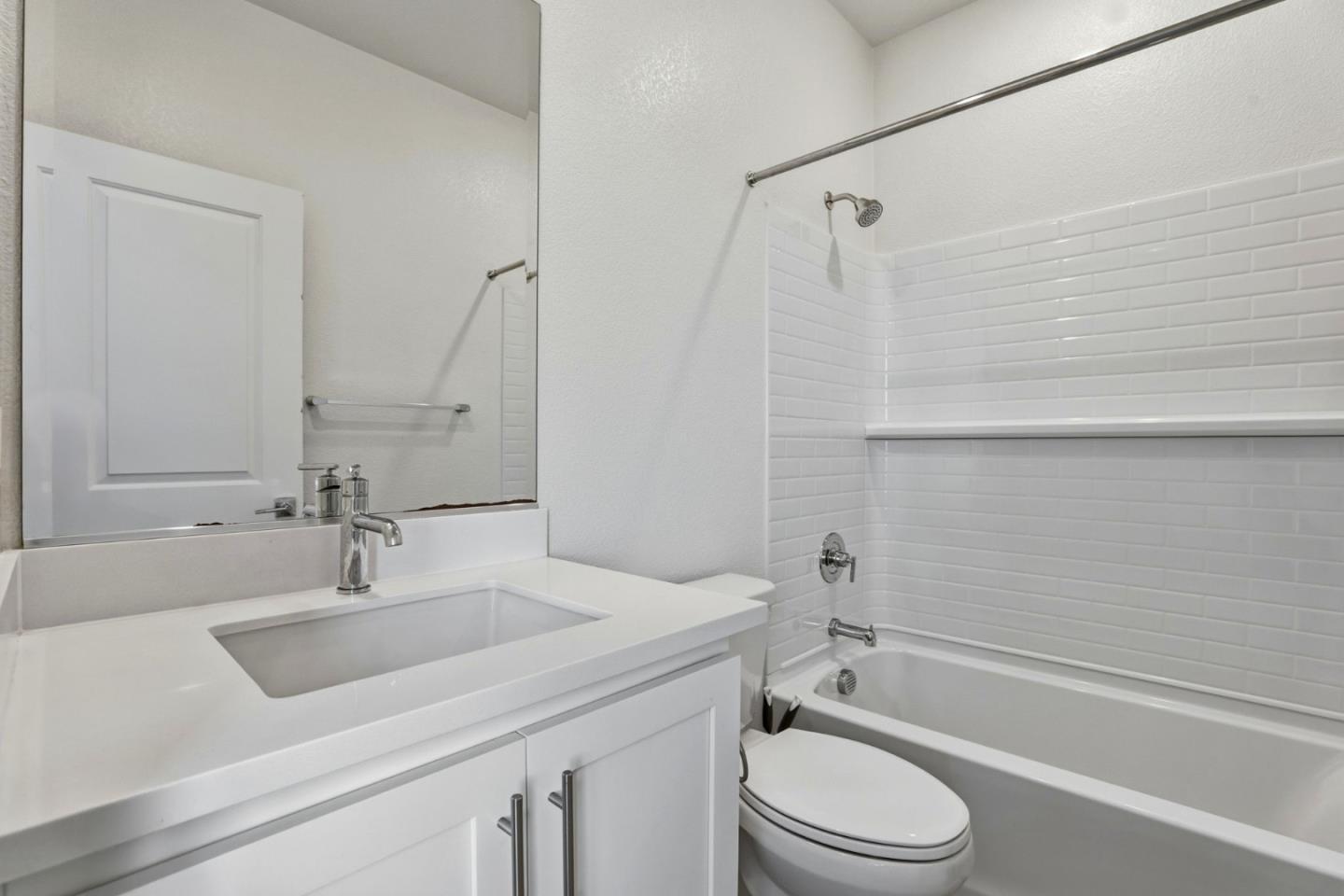 Detail Gallery Image 32 of 55 For 6056 Bullion Ln, Dublin,  CA 94568 - 4 Beds | 3/1 Baths