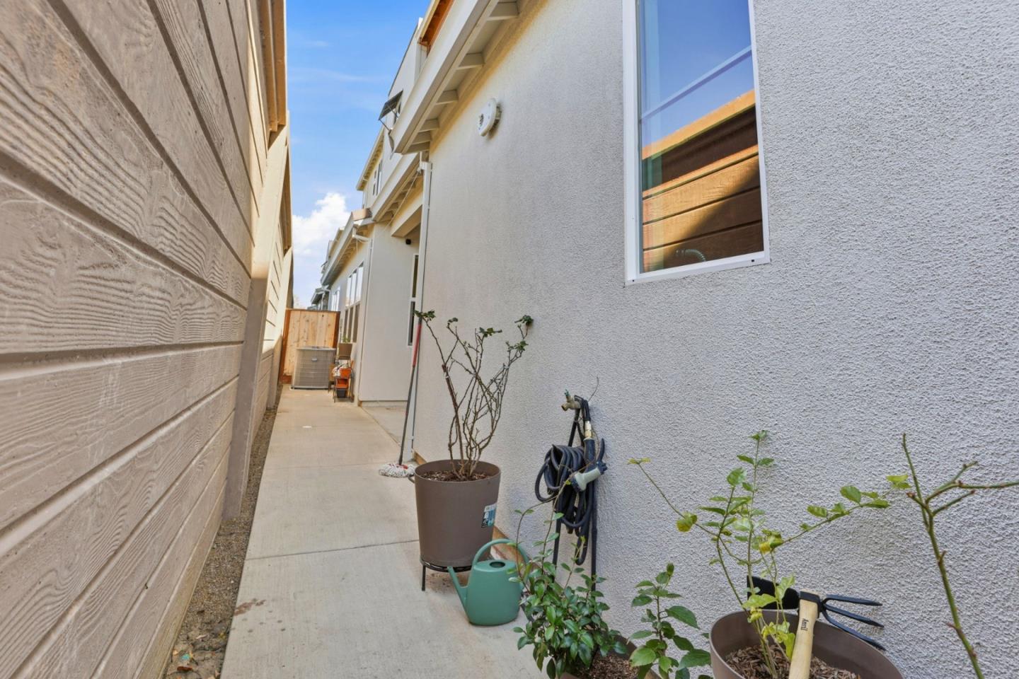 Detail Gallery Image 39 of 55 For 6056 Bullion Ln, Dublin,  CA 94568 - 4 Beds | 3/1 Baths