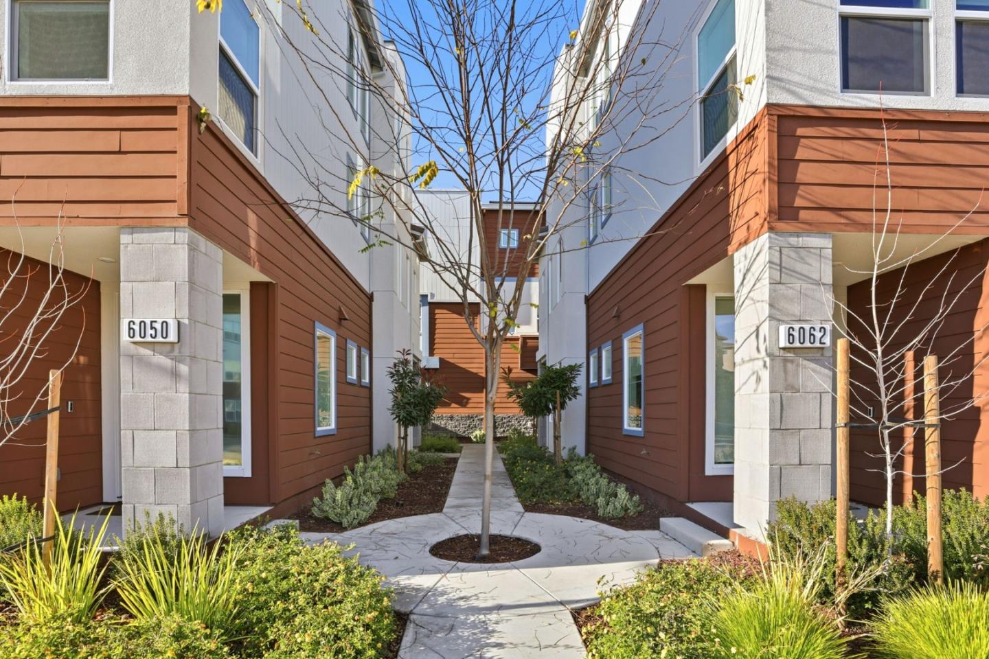 Detail Gallery Image 5 of 55 For 6056 Bullion Ln, Dublin,  CA 94568 - 4 Beds | 3/1 Baths