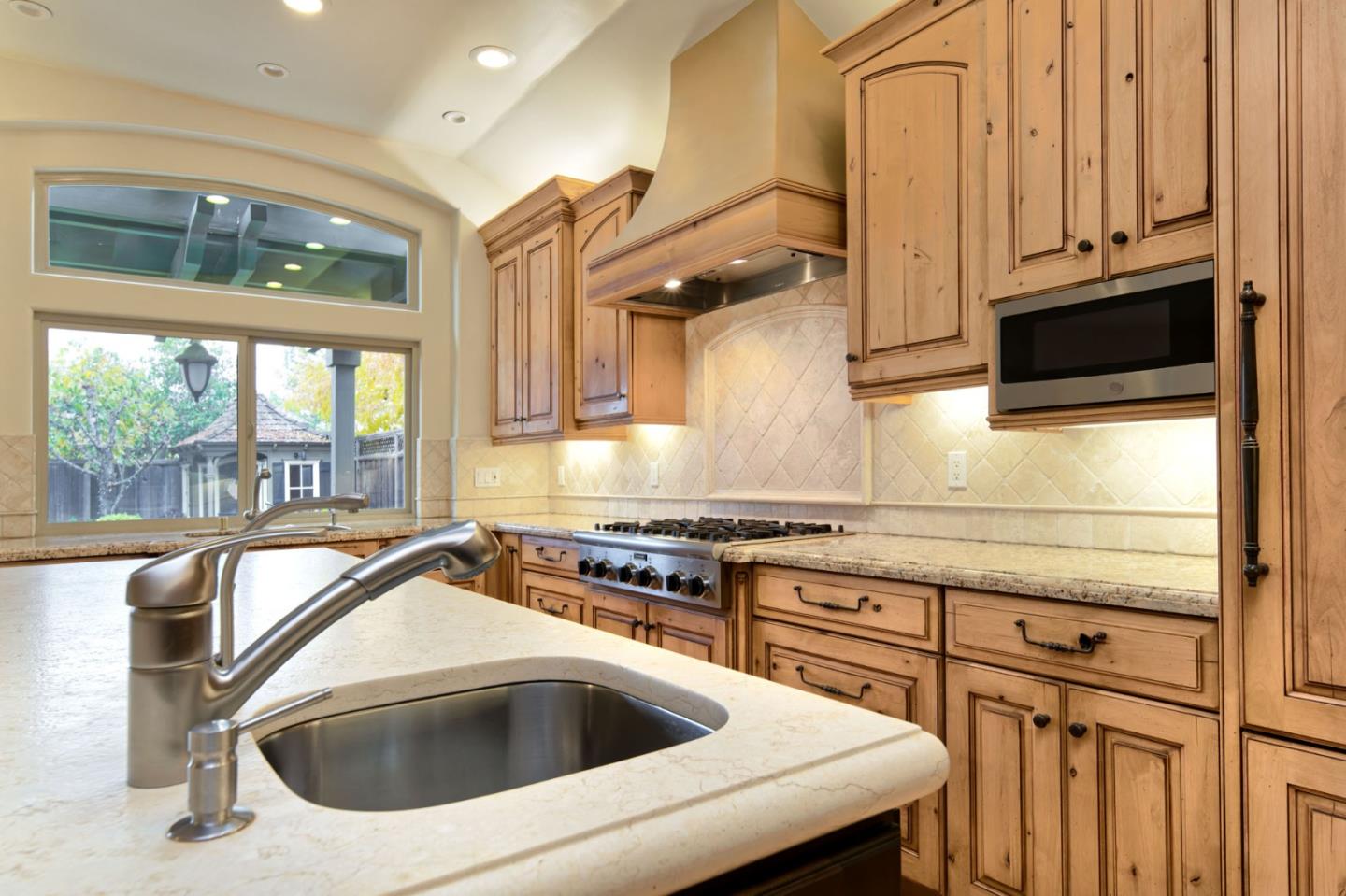 Detail Gallery Image 14 of 52 For 1127 Kendal Ct, San Jose,  CA 95120 - 4 Beds | 3 Baths