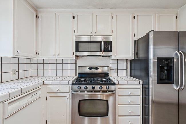 Detail Gallery Image 22 of 57 For 65 Ray Cir, Hollister,  CA 95023 - 4 Beds | 2/1 Baths