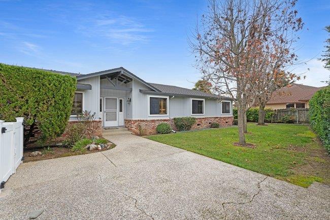 Detail Gallery Image 5 of 57 For 65 Ray Cir, Hollister,  CA 95023 - 4 Beds | 2/1 Baths