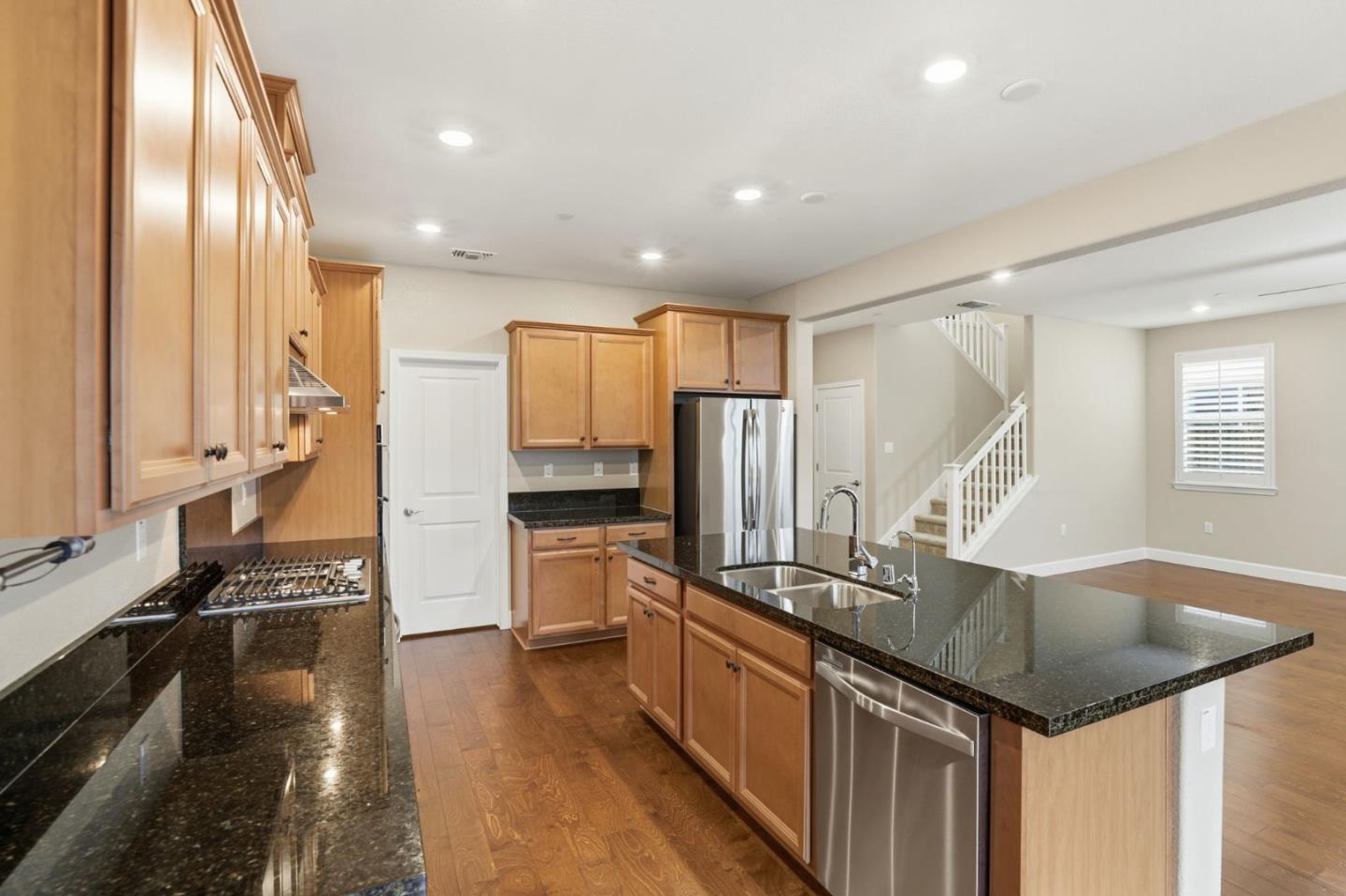 Detail Gallery Image 10 of 51 For 2631 Grassland Way, Gilroy,  CA 95020 - 5 Beds | 4/1 Baths