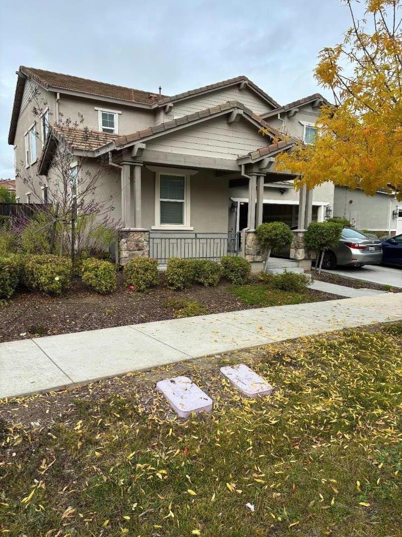 Detail Gallery Image 2 of 3 For 2631 Grassland Way, Gilroy,  CA 95020 - 5 Beds | 4/1 Baths