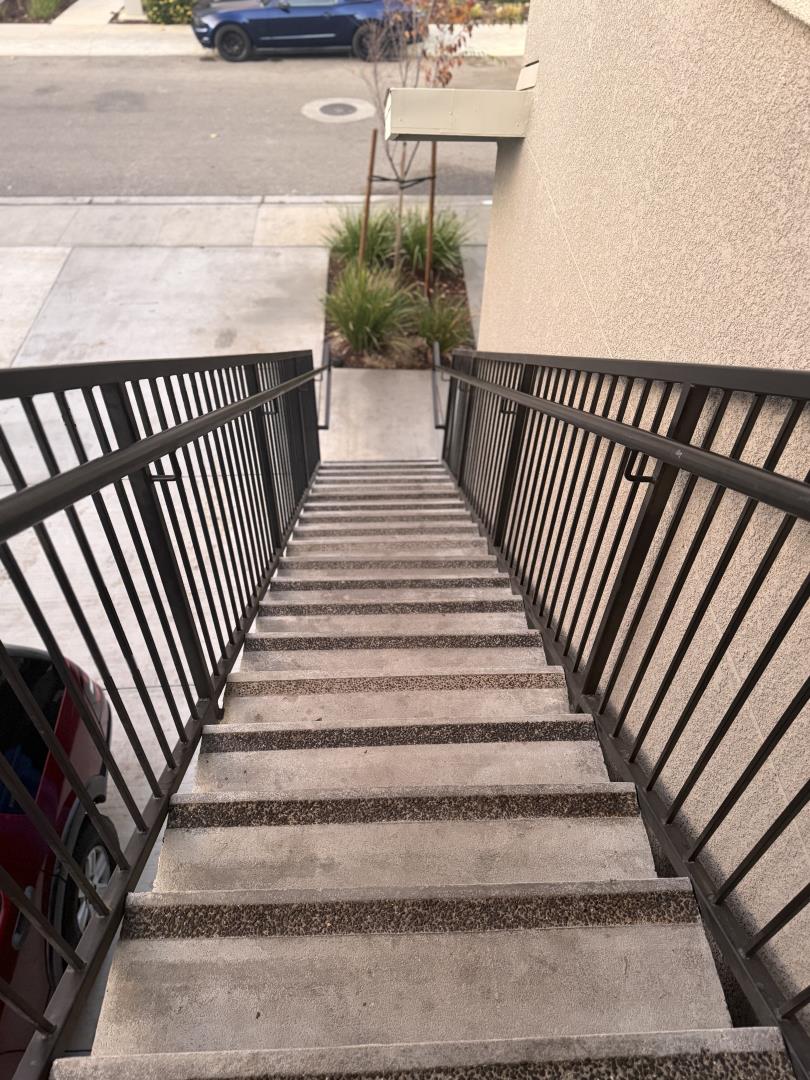 Detail Gallery Image 2 of 2 For 805 Mora Cir, Soledad,  CA 93960 - 2 Beds | 1 Baths